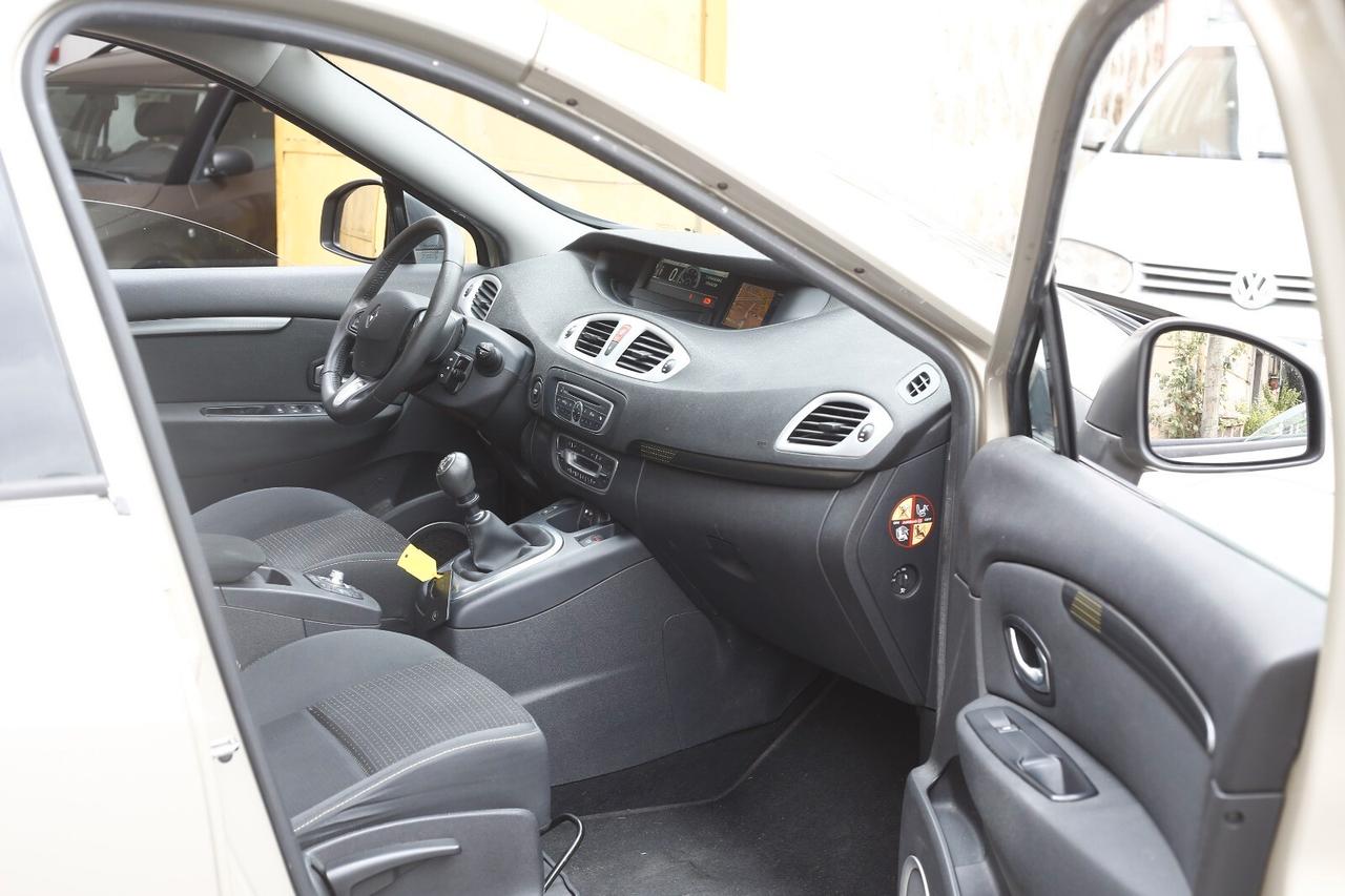 Renault Scenic Scénic X-Mod 1.9 dCi 130CV Luxe