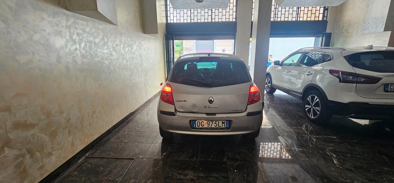 Renault Clio 1.2 16V 5 porte Dynamique