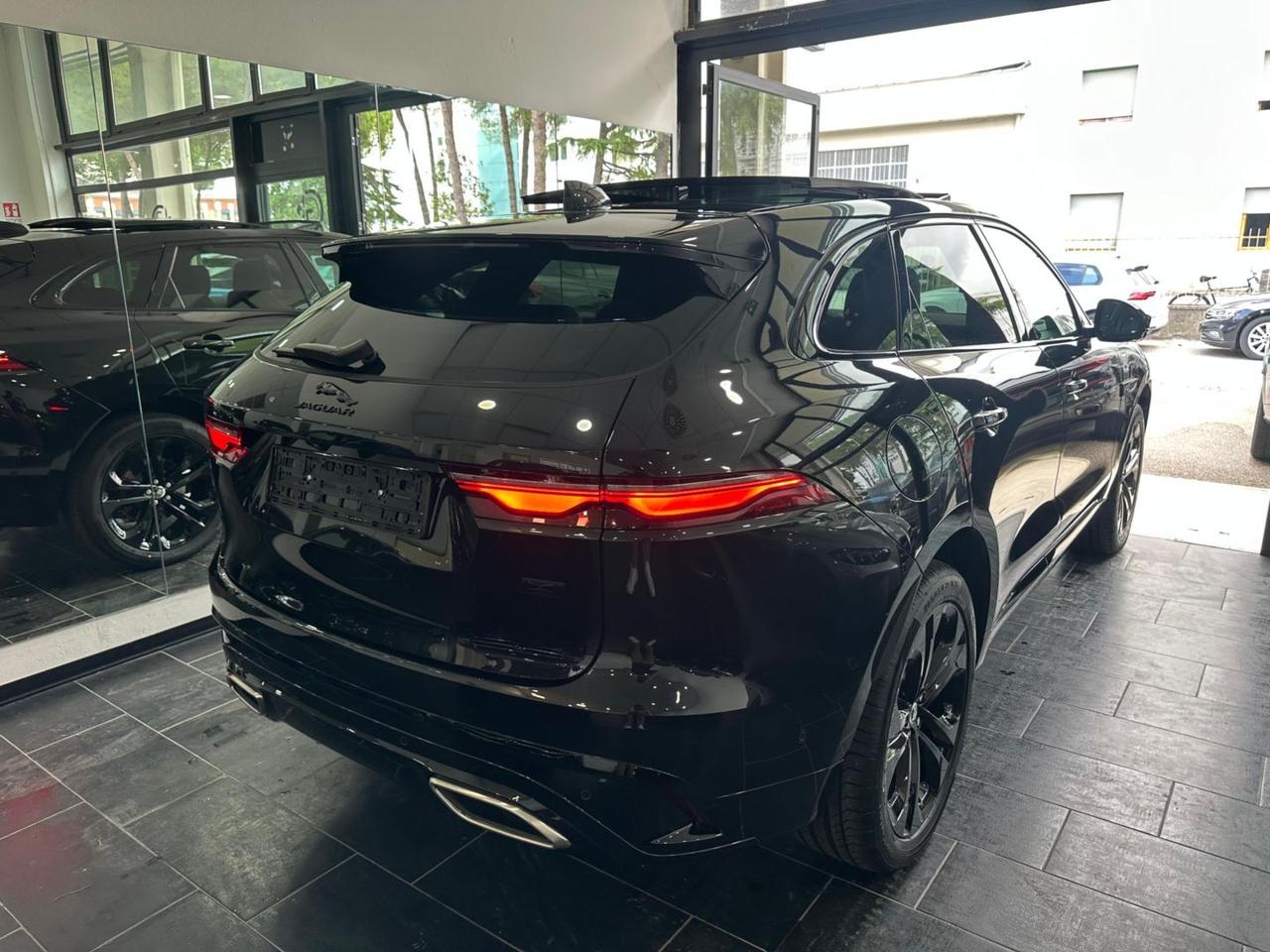 Jaguar F-Pace SE R-Dynamic AWD Navi Tetto C21 BlackPack RDynamic