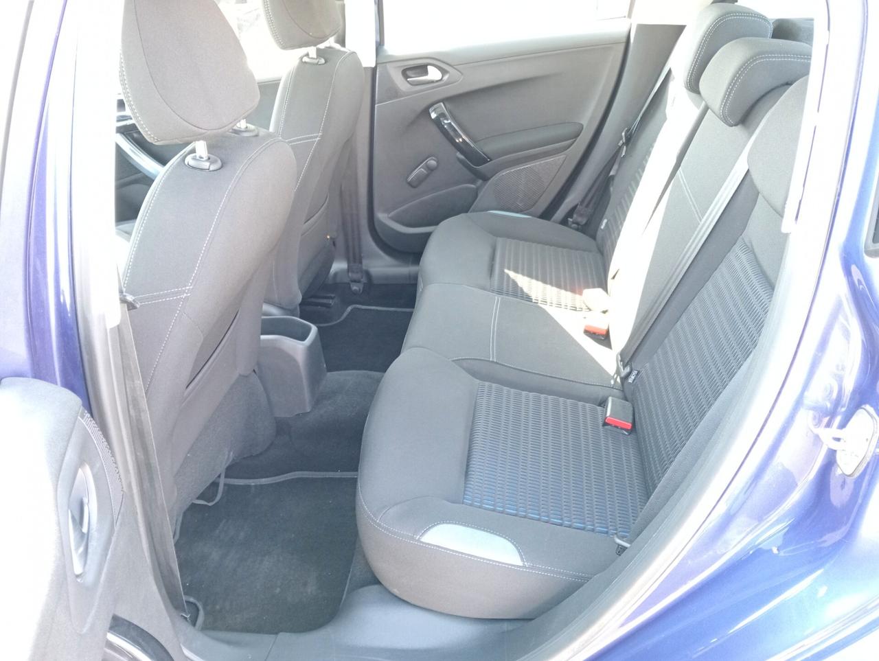 Peugeot 208 1.2VTi 82CV 5p. Allure UNIPROPRIETARIO