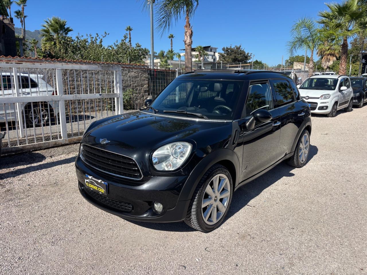 MINI COOPER D COUNTRYMAN ALL 4 TETTO APRIBILE