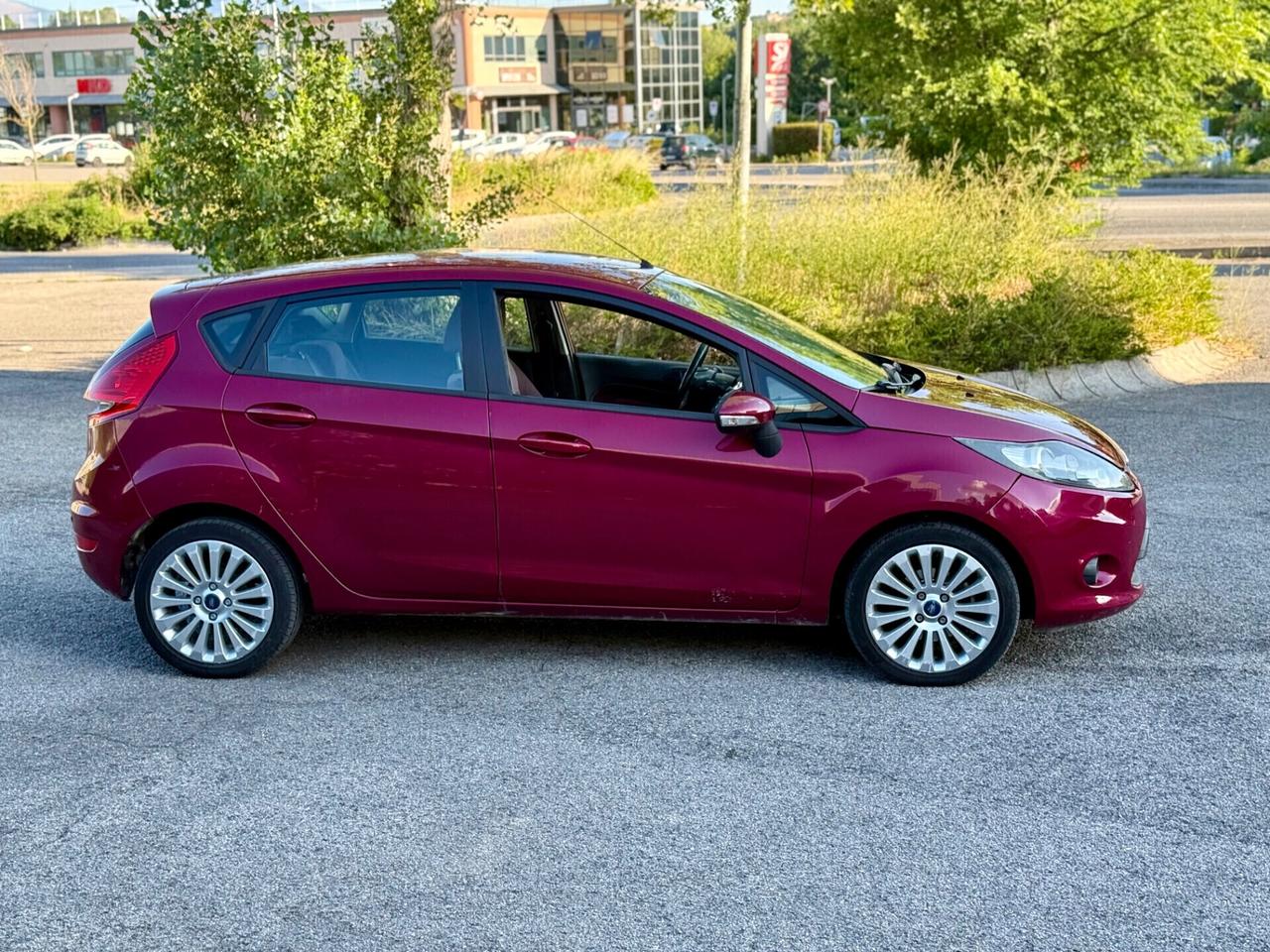 Ford fiesta Diesel 1.4 TDCi neopatentati UNIPROPRIETÀ