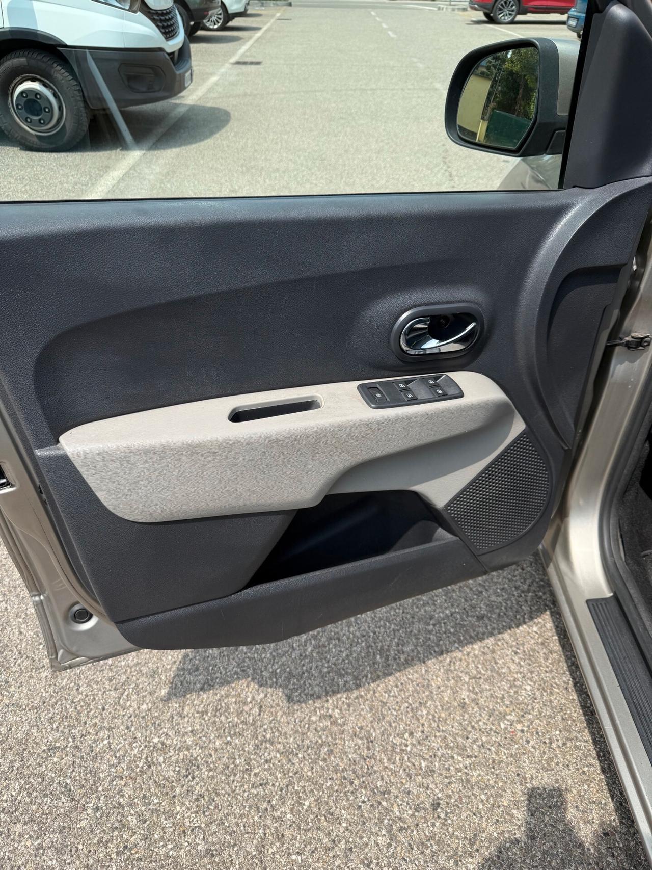 Dacia Lodgy 1.5 dci - 7 POSTI - 12 MESI DI GARANZIA -