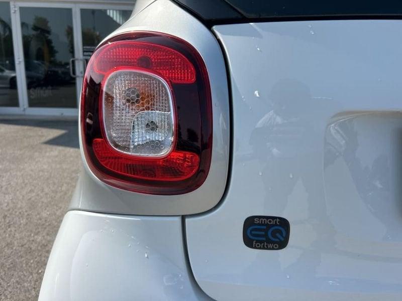 smart fortwo EQ PURE 22KW