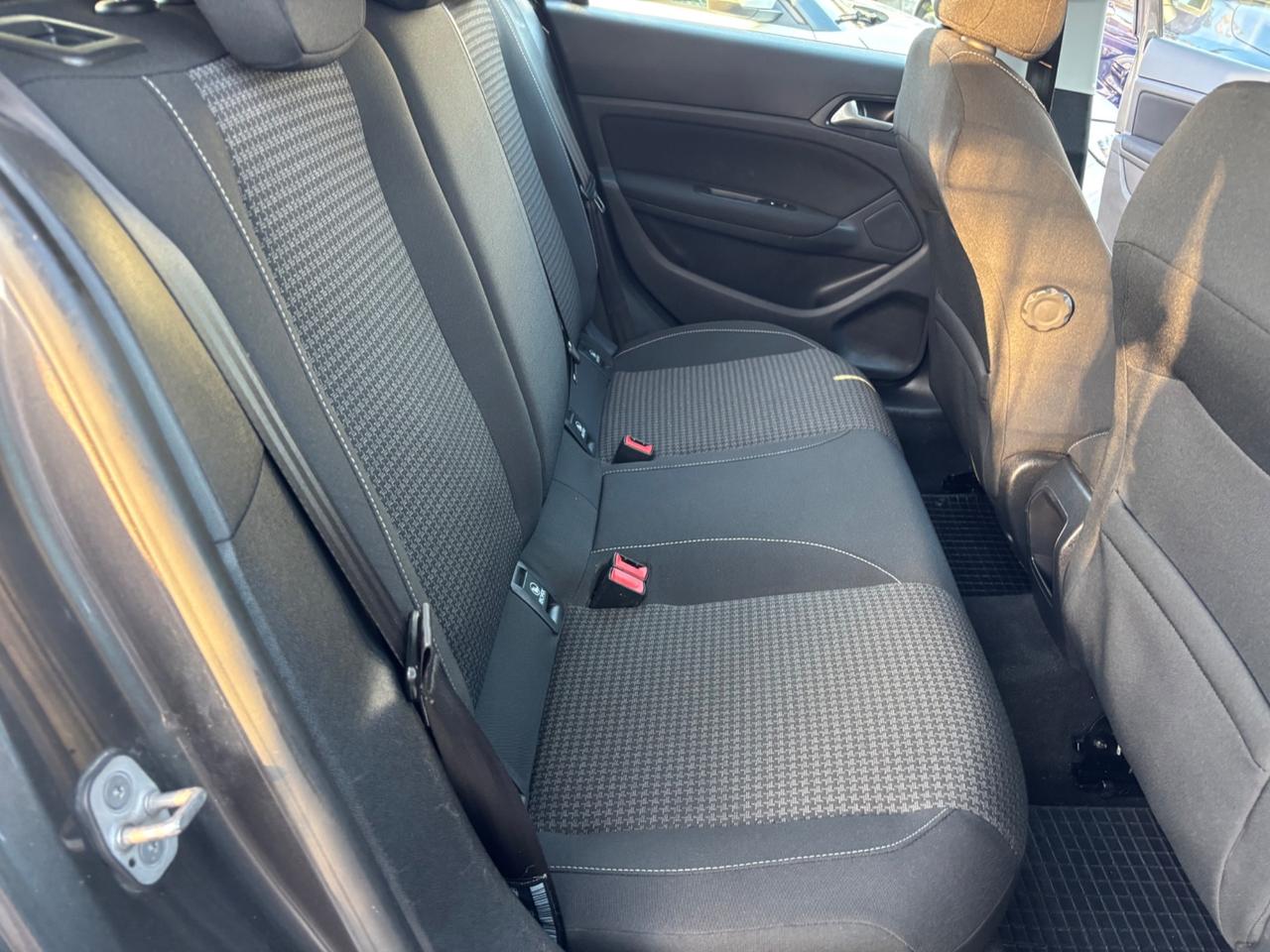 PEUGEOT 308 1.6HDI 100CV LED NAVIGATORE SENS PARK