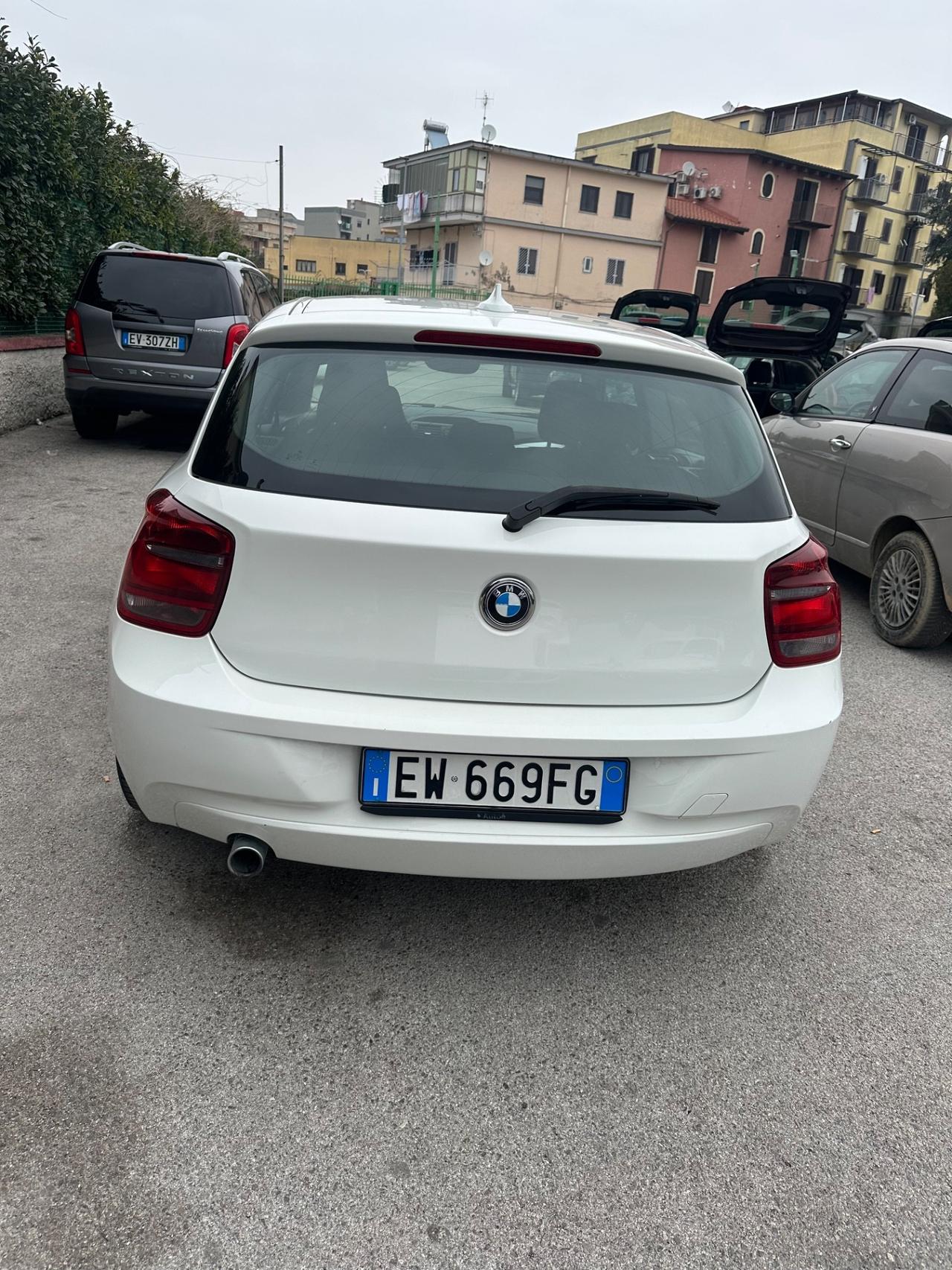 Bmw 114 114d 3p. Unique