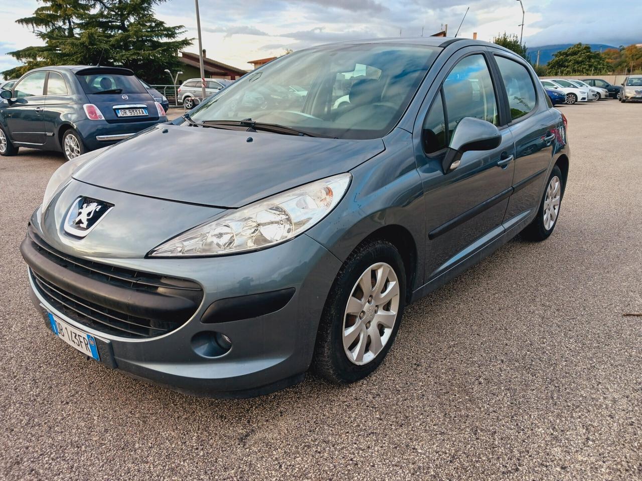 Peugeot 207 1.4 HDi 70CV 5p. ONE Line Neopatentato