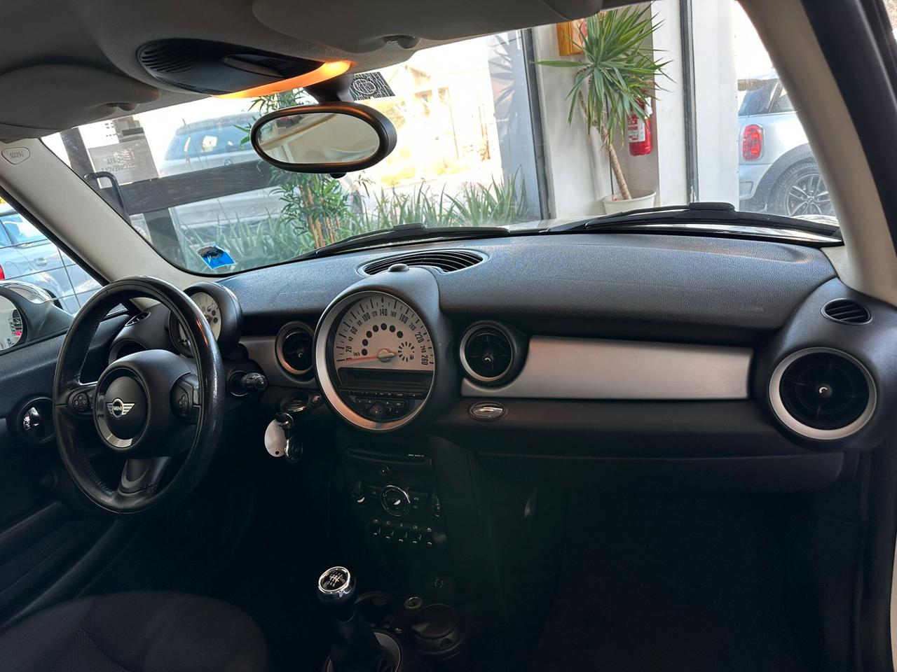 Mini 1.6 16V One (55kW)
