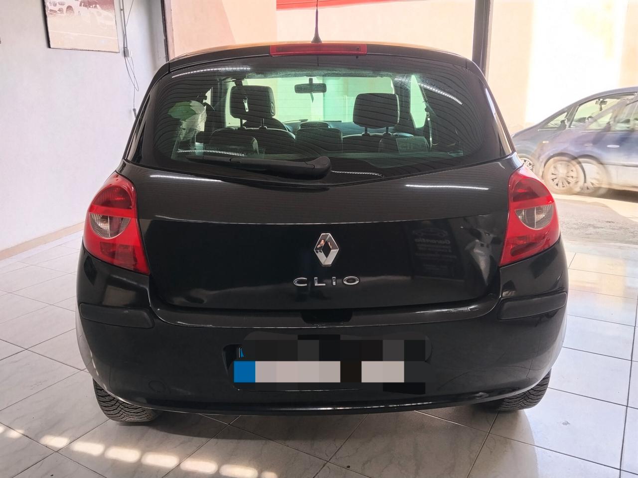 Renault Clio 1.5 diesel CON GARANZIA