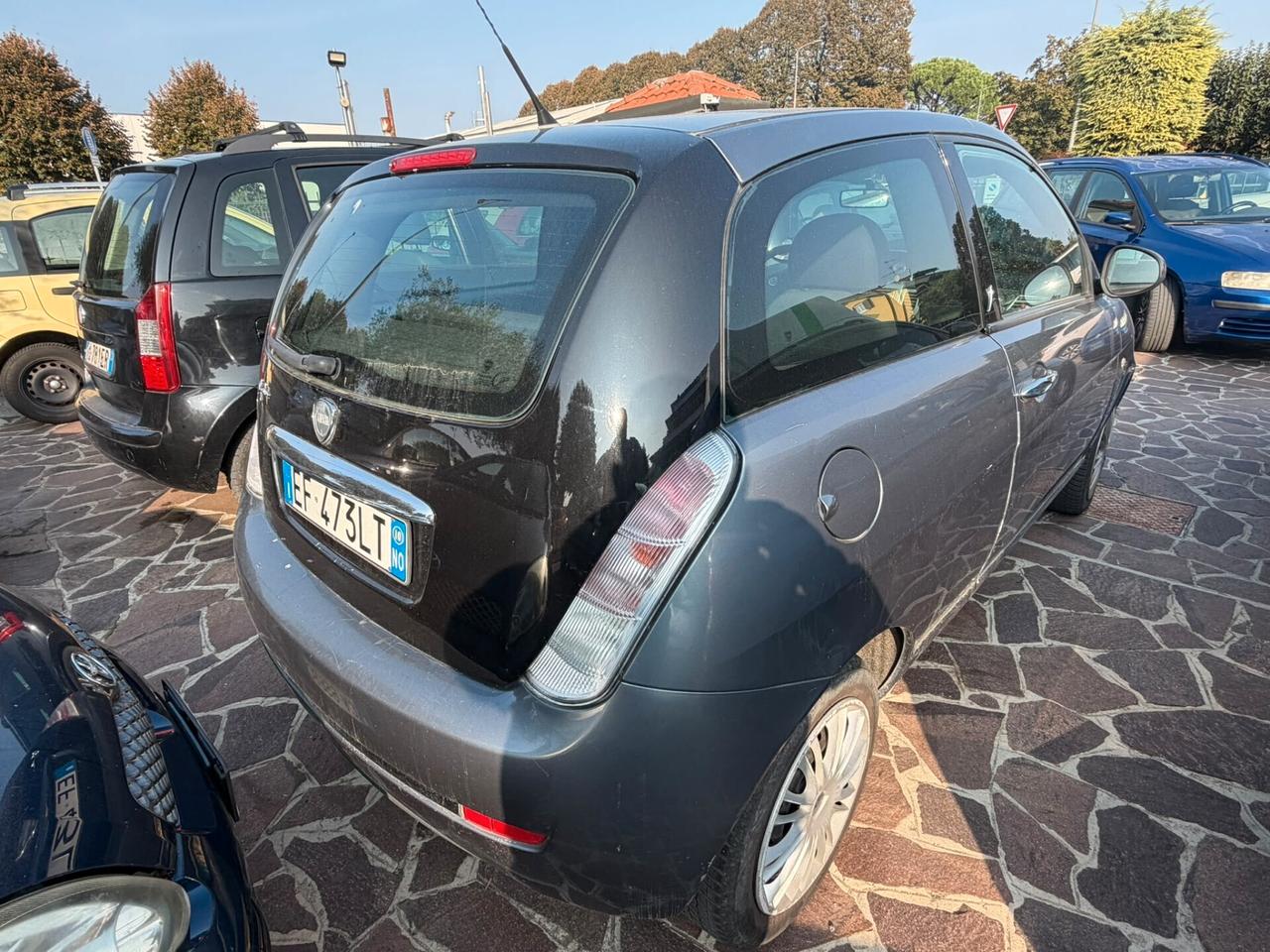 Lancia Ypsilon 1.2 Platino NEOPATENTATI