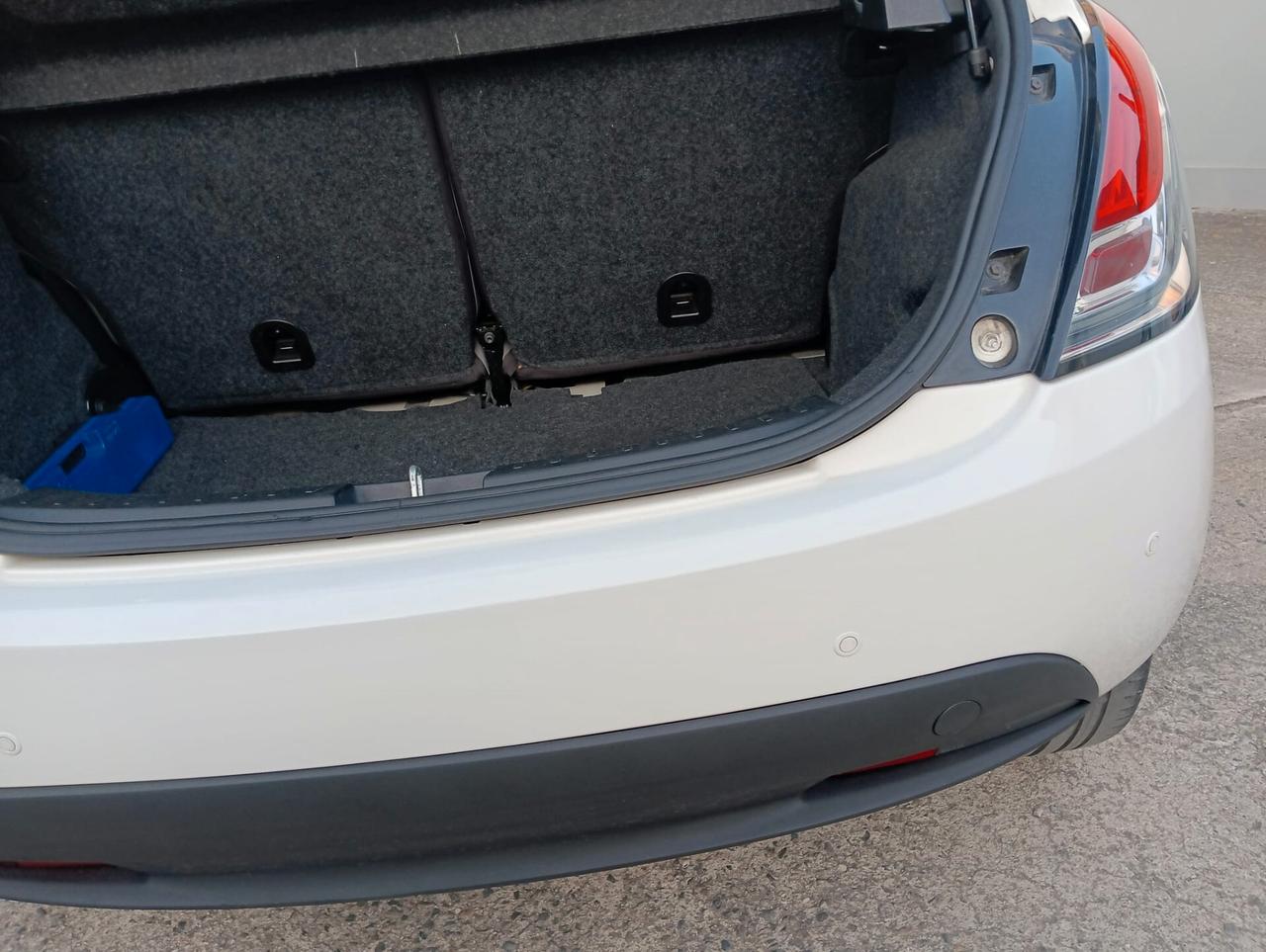 Lancia Ypsilon 1.2 69 CV 5 porte S&S Silver