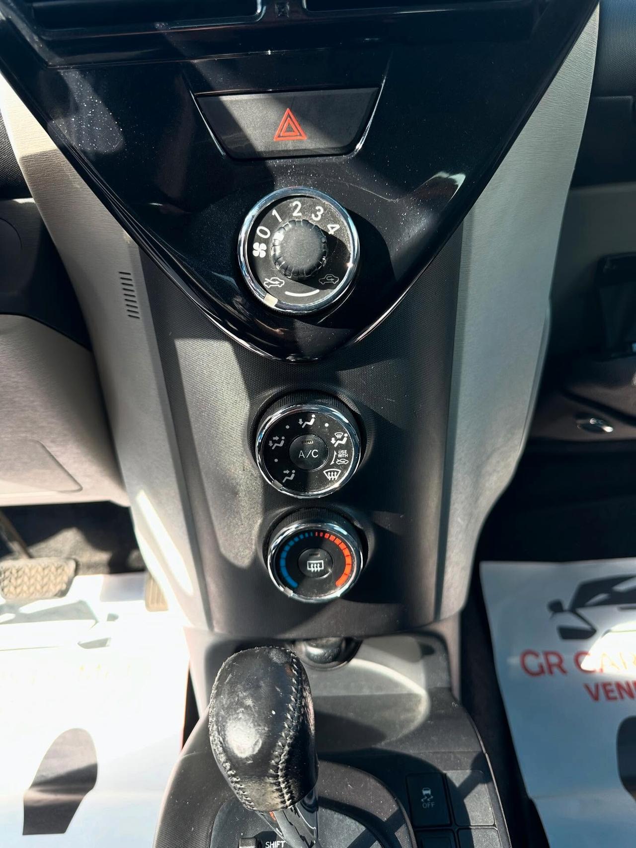 Toyota iQ 1.0 CVT Lounge