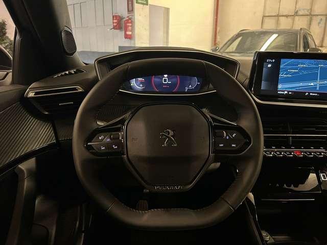 Peugeot 2008 1.2 130cv S&S Allure Pack + Navi + Telecamera