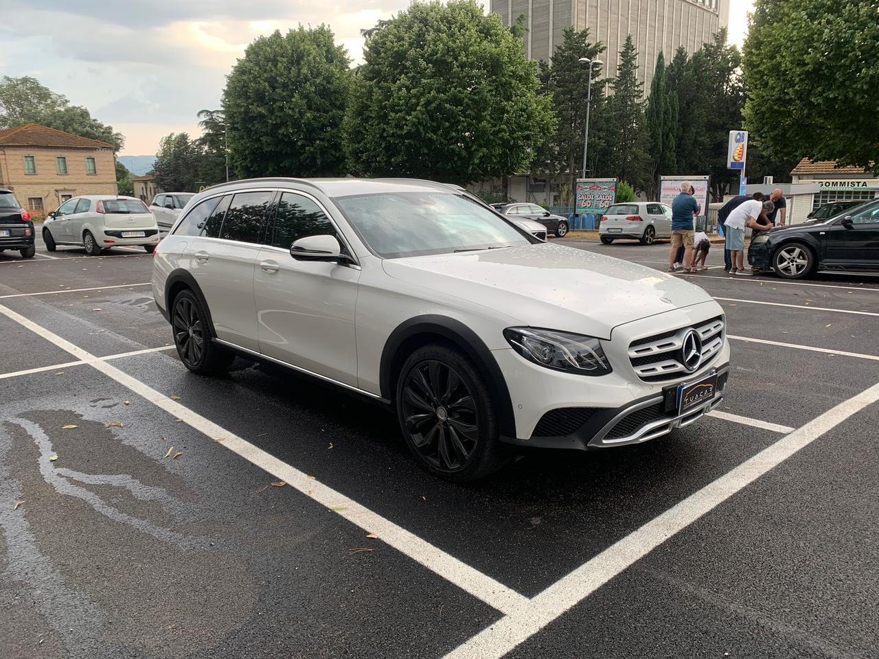 Mercedes-Benz E 220 E-Class E #6086