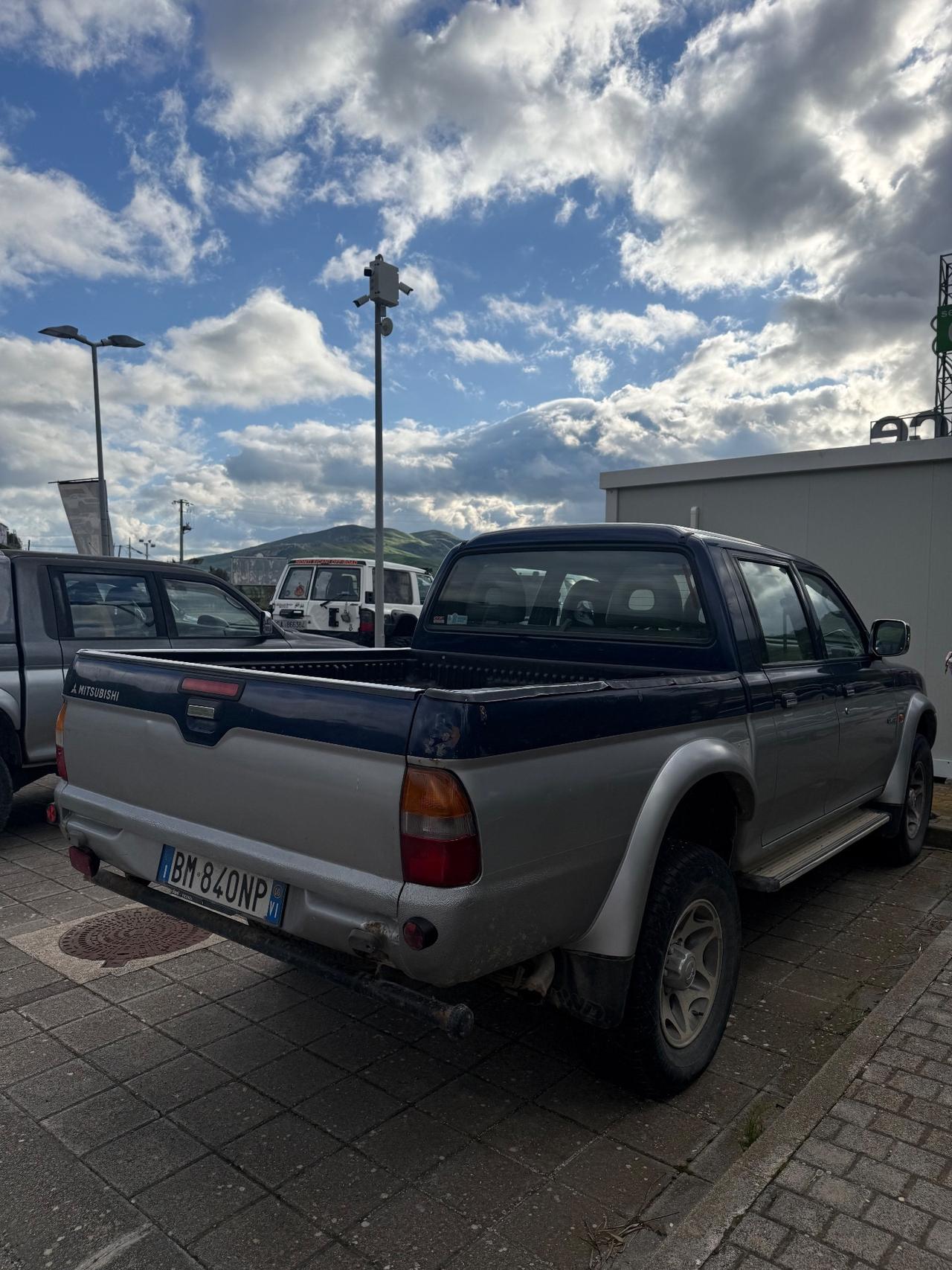Mitsubishi L200 2.5 TDI 4WD Club Cab Pick-up GLS