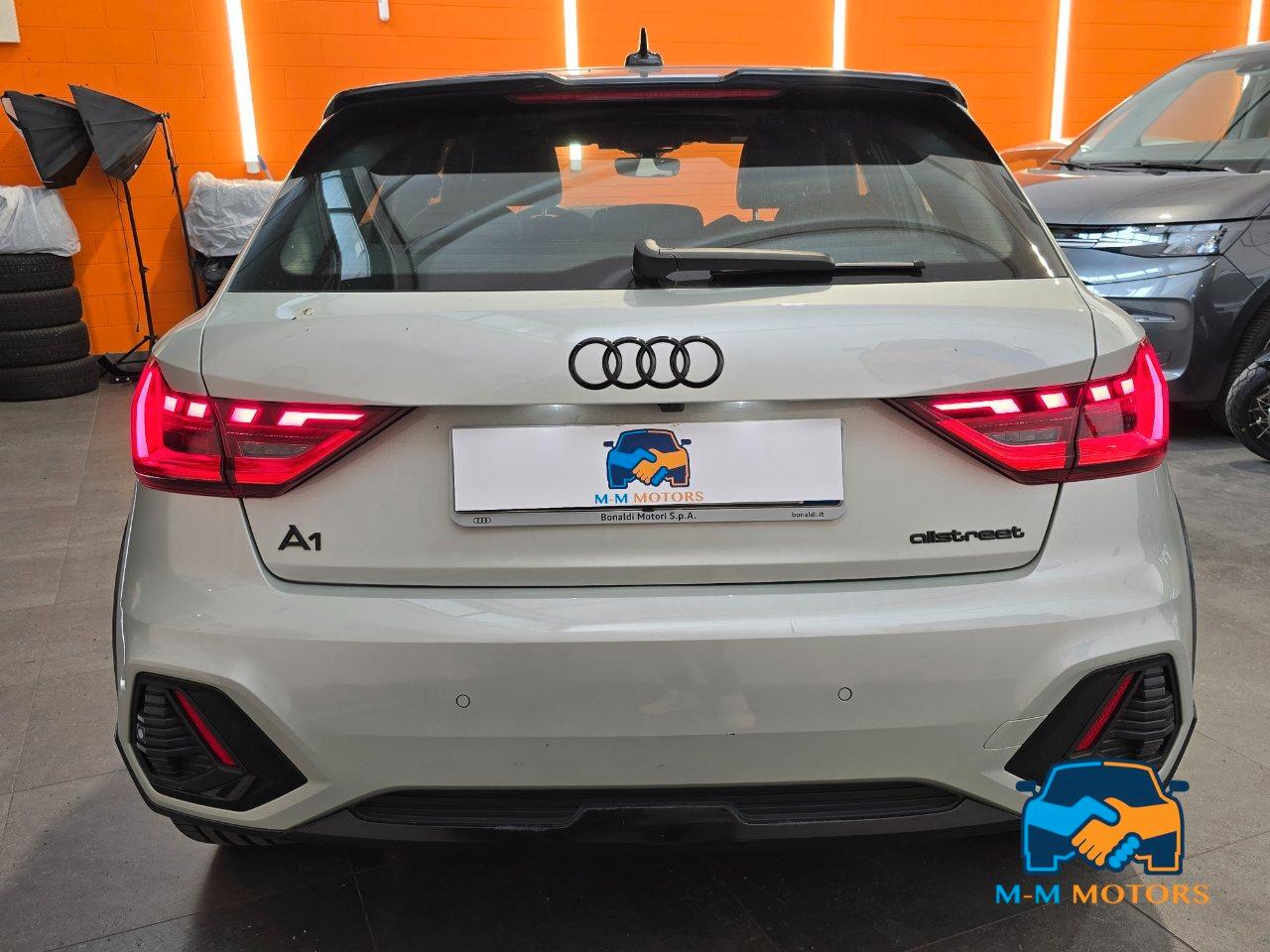 Audi A1 Allstreet 30 1.0 tfsi Identity Contrast 110cv s tronic