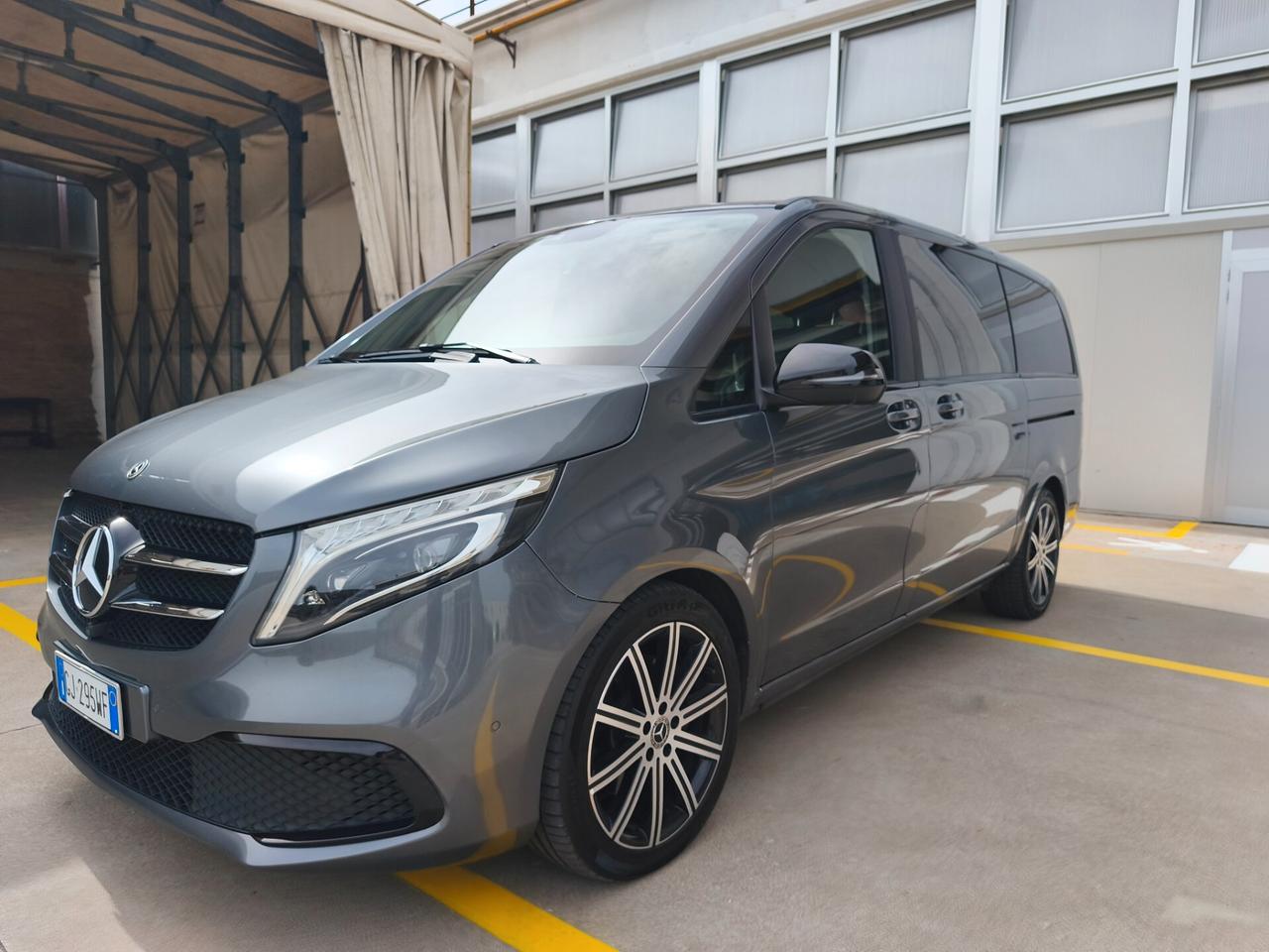 Mercedes-benz V 300 d Automatic Premium Long -8 POSTI