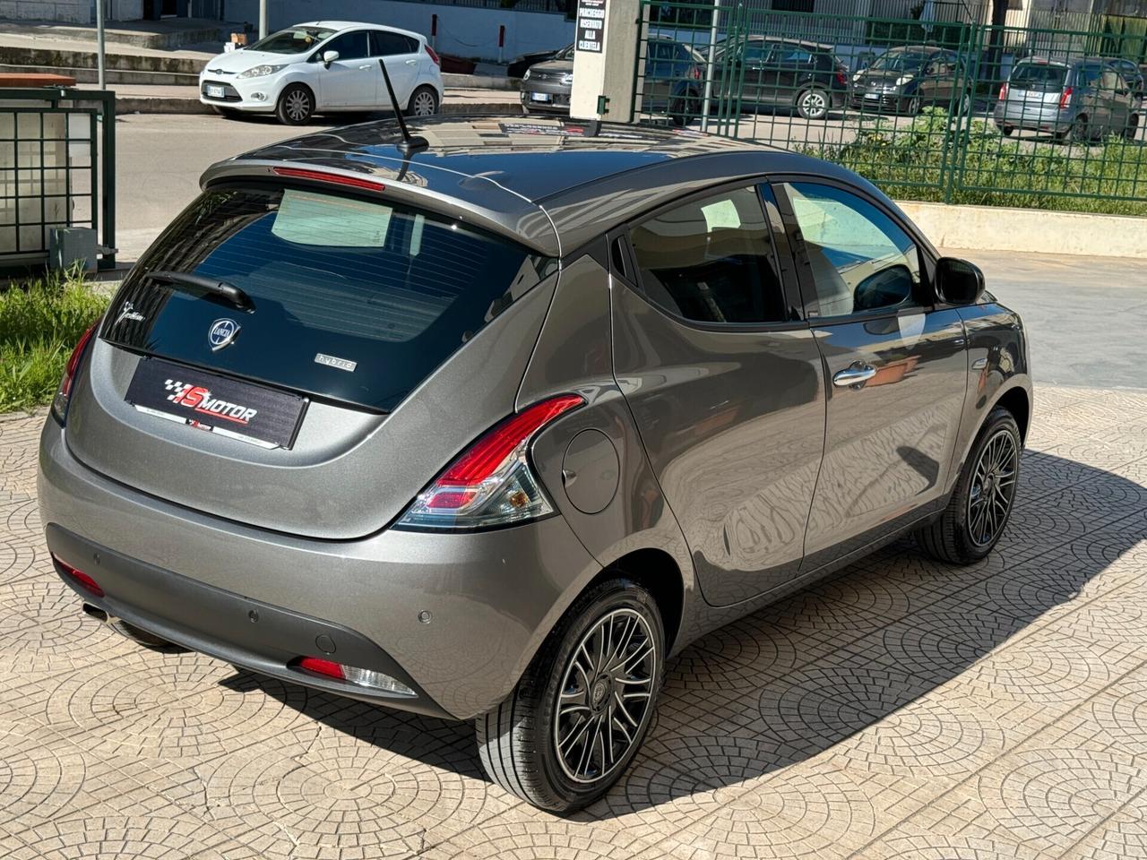 Noleggio Giornaliero Lancia Ypsilon 1.0 FireFly 5 porte S&S Hybrid Gold