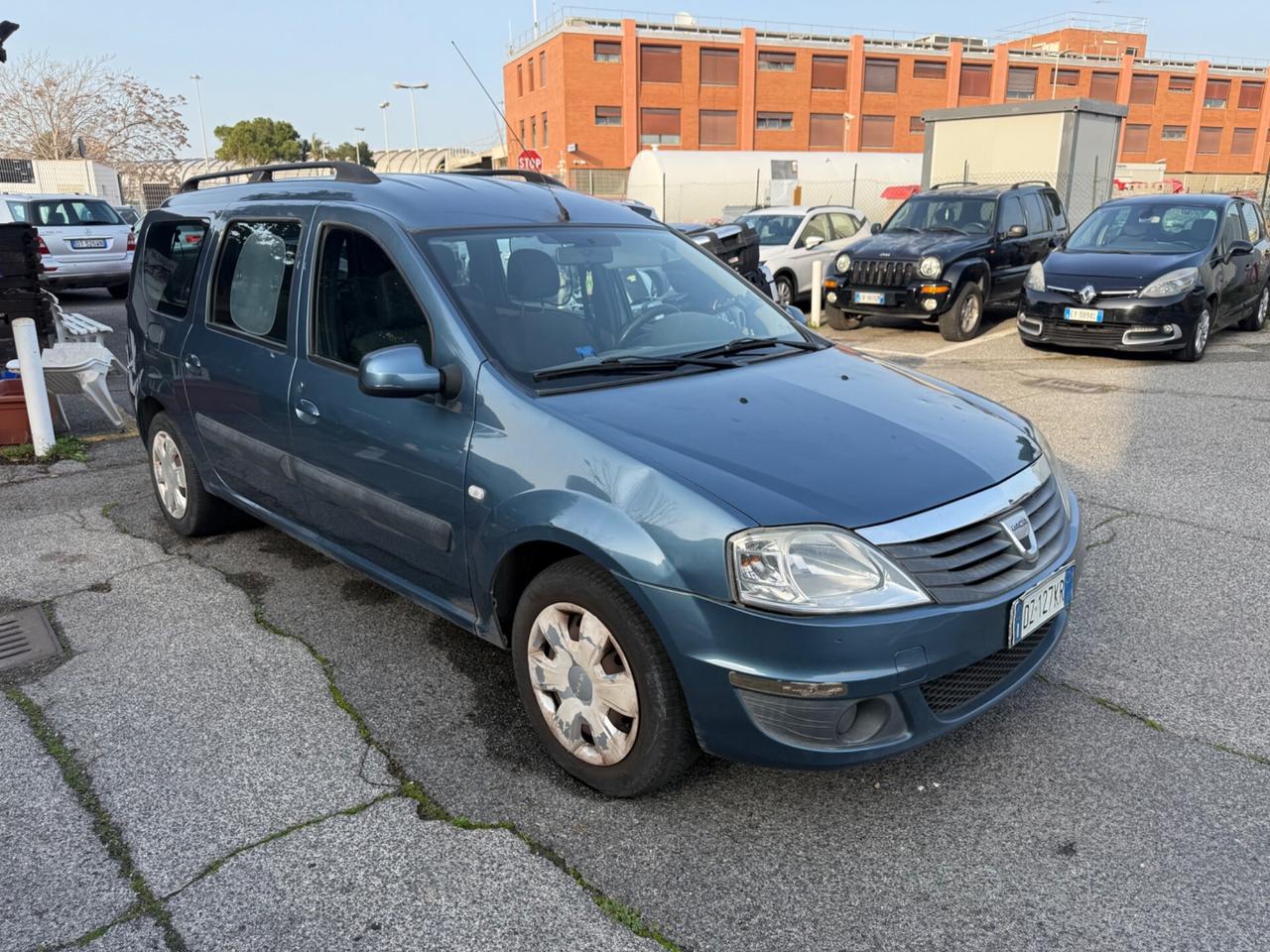 Dacia Logan 1.6 gol 7 posti ambiance