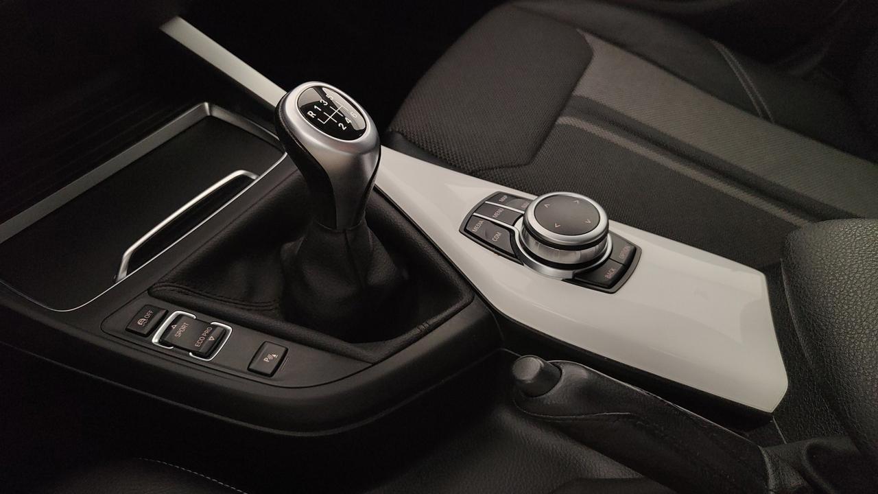 BMW Serie 1 F/20-21 2015 - 116d Urban 5p auto