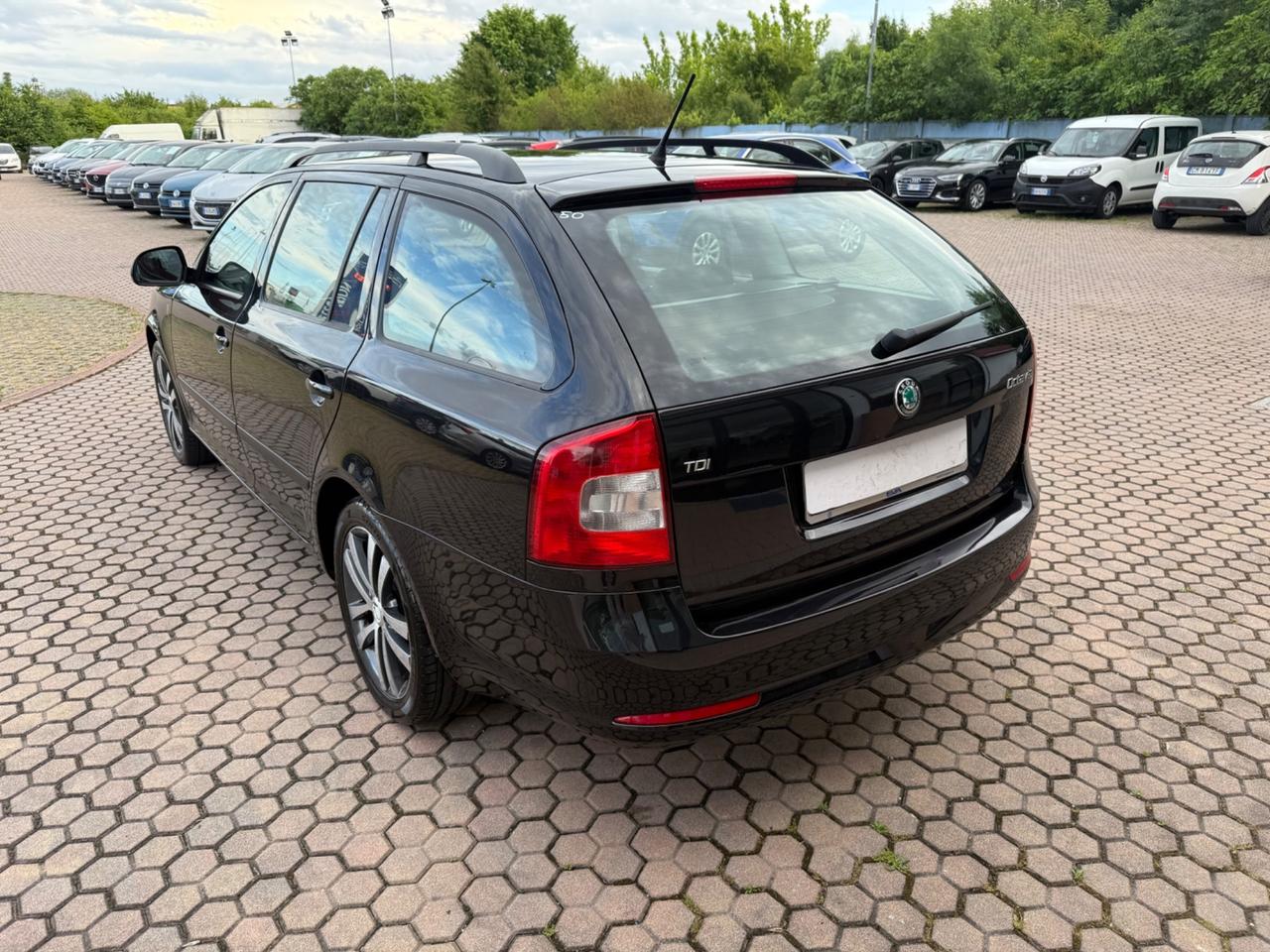 Skoda Octavia 1.6 TDI CR F.AP. Elegance OK NEOPATENTATI