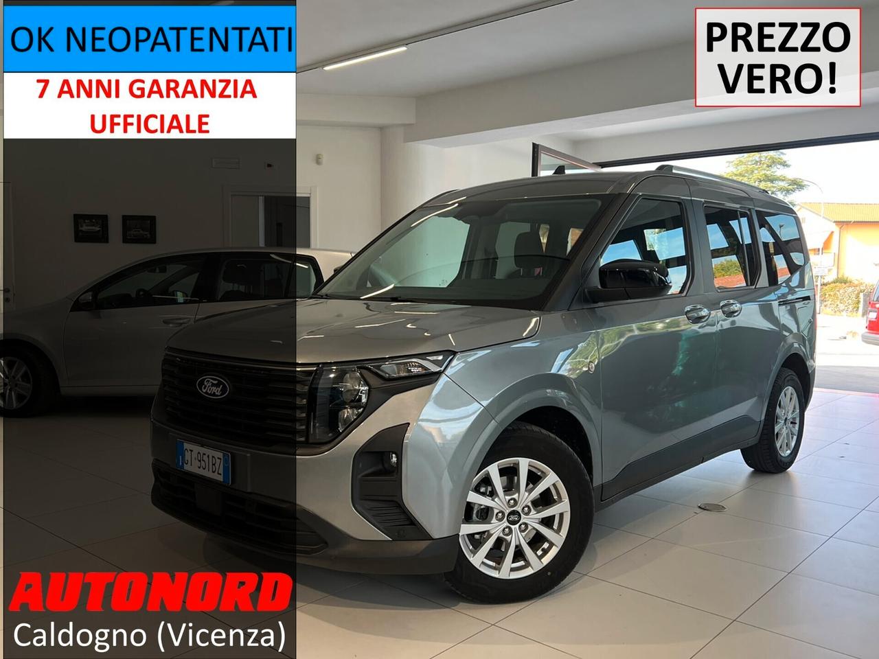 Ford Tourneo Courier 1.0 EcoBoost Titanium