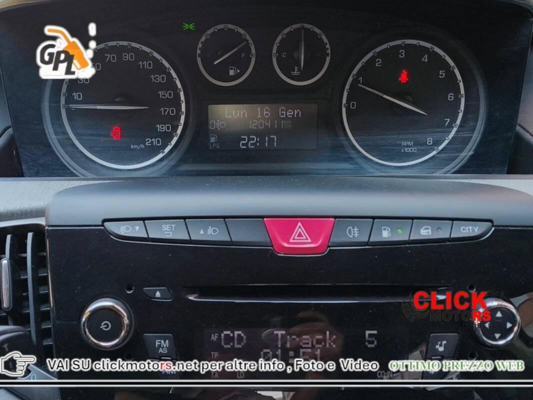 Lancia Ypsilon Ypsilon III 2013 1.2 8v Gold ecochic Gpl 69cv