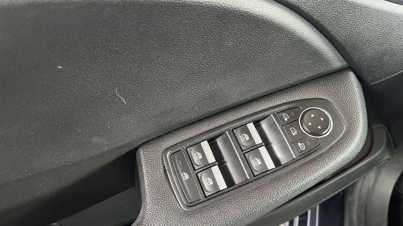 Renault Clio 5 Porte 1.6 E-TECH Hybrid 140cv Zen Auto my21