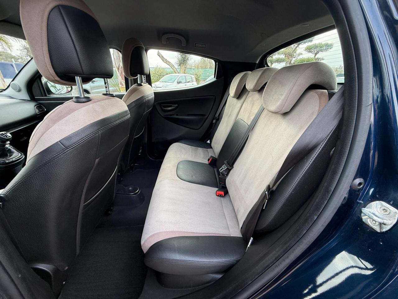 Lancia Ypsilon 1.2 69CV 5porte Platinum Navi Pelle