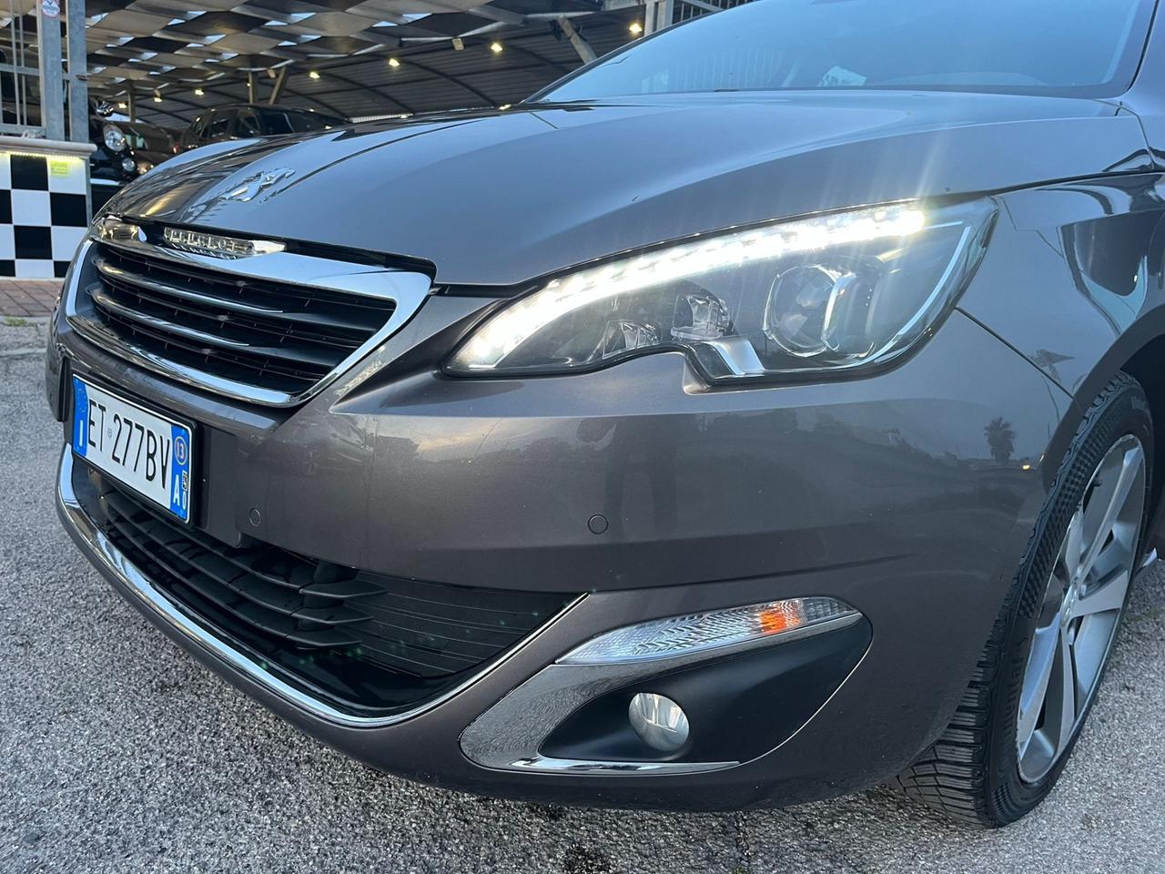 Peugeot 308 1.6 e-HDi Stop&Start Allure Unipro 2013