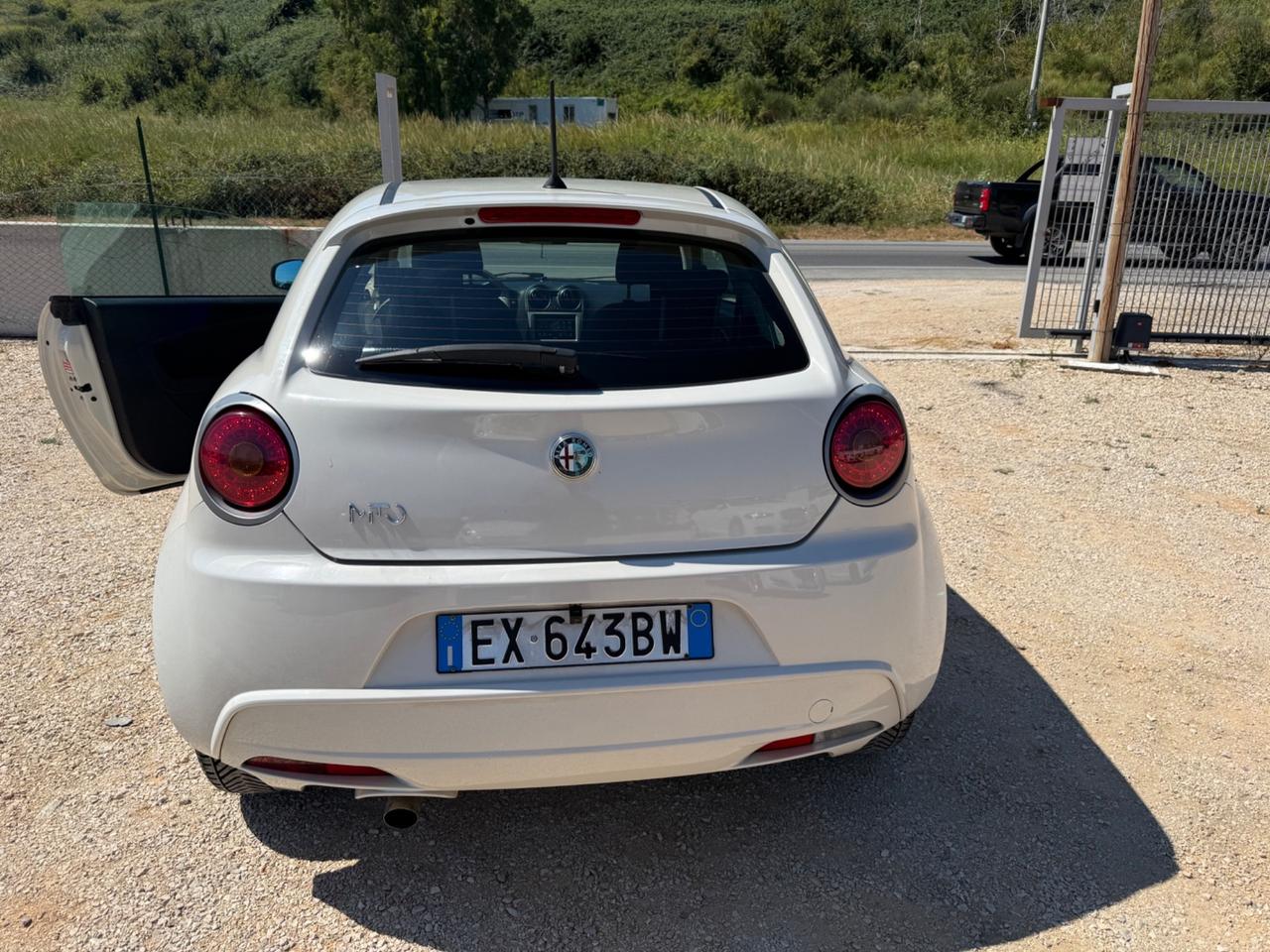 Alfa MiTo 1.3 JTDm-2 95 CV 3.499€ PERMUTE