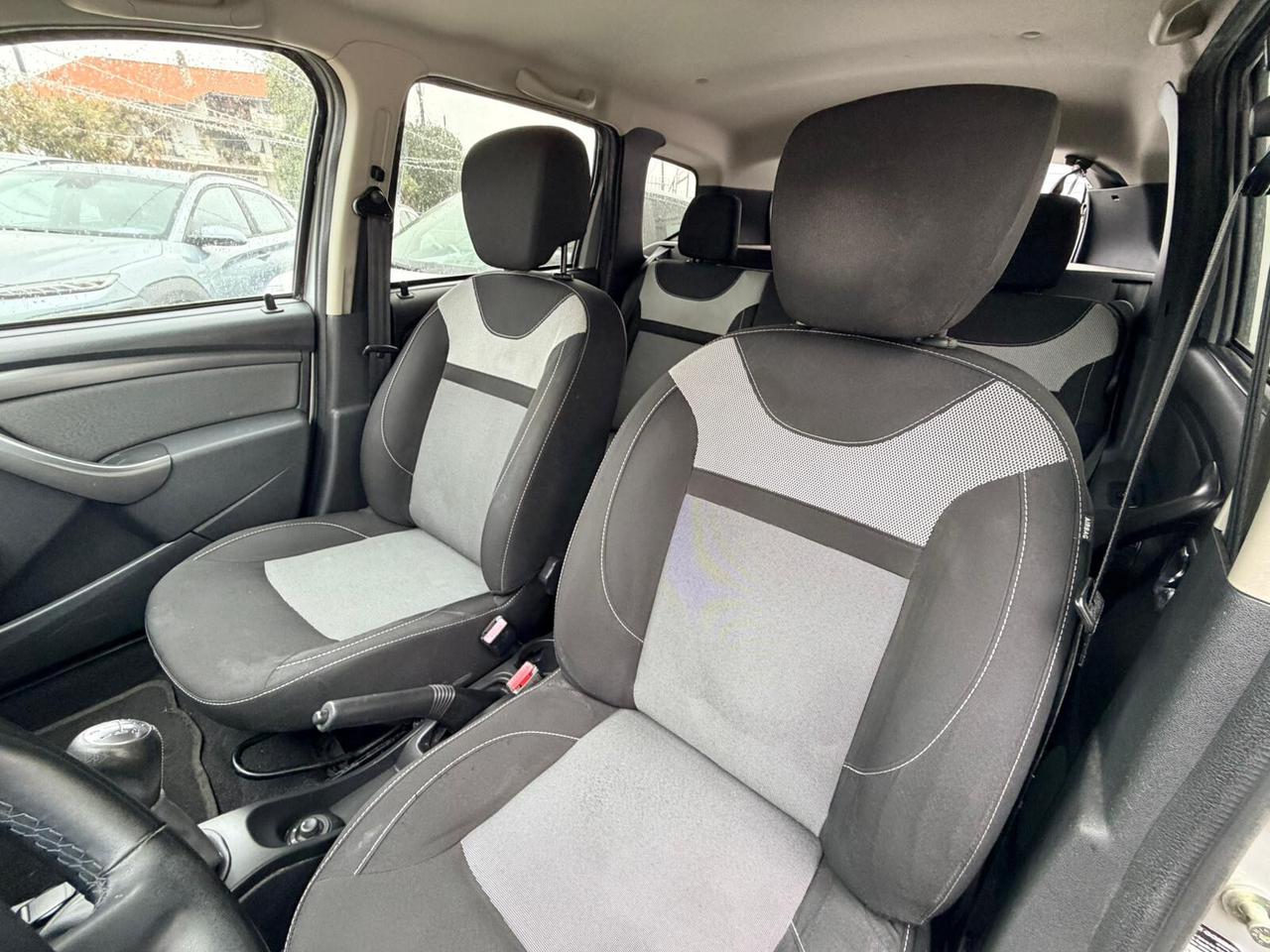 DACIA DUSTER 1.6 GPL LAUREATE