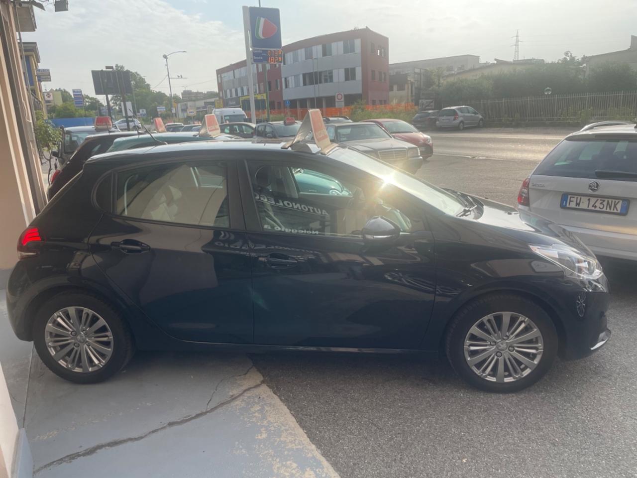 Peugeot 208 PureTech 82 5 porte Active - Neo Patentati -