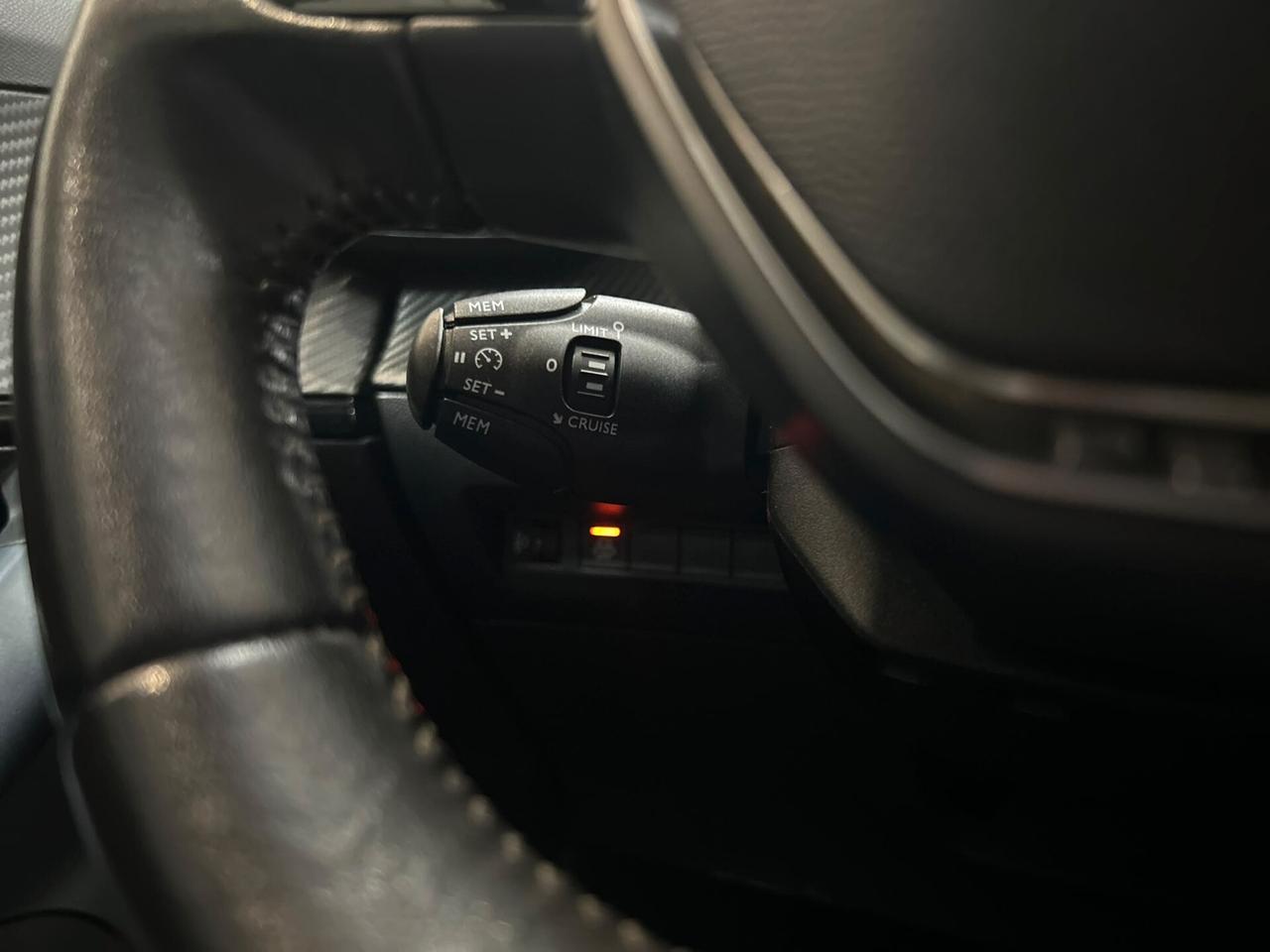 Peugeot 2008 BlueHDi 100 S&S Allure
