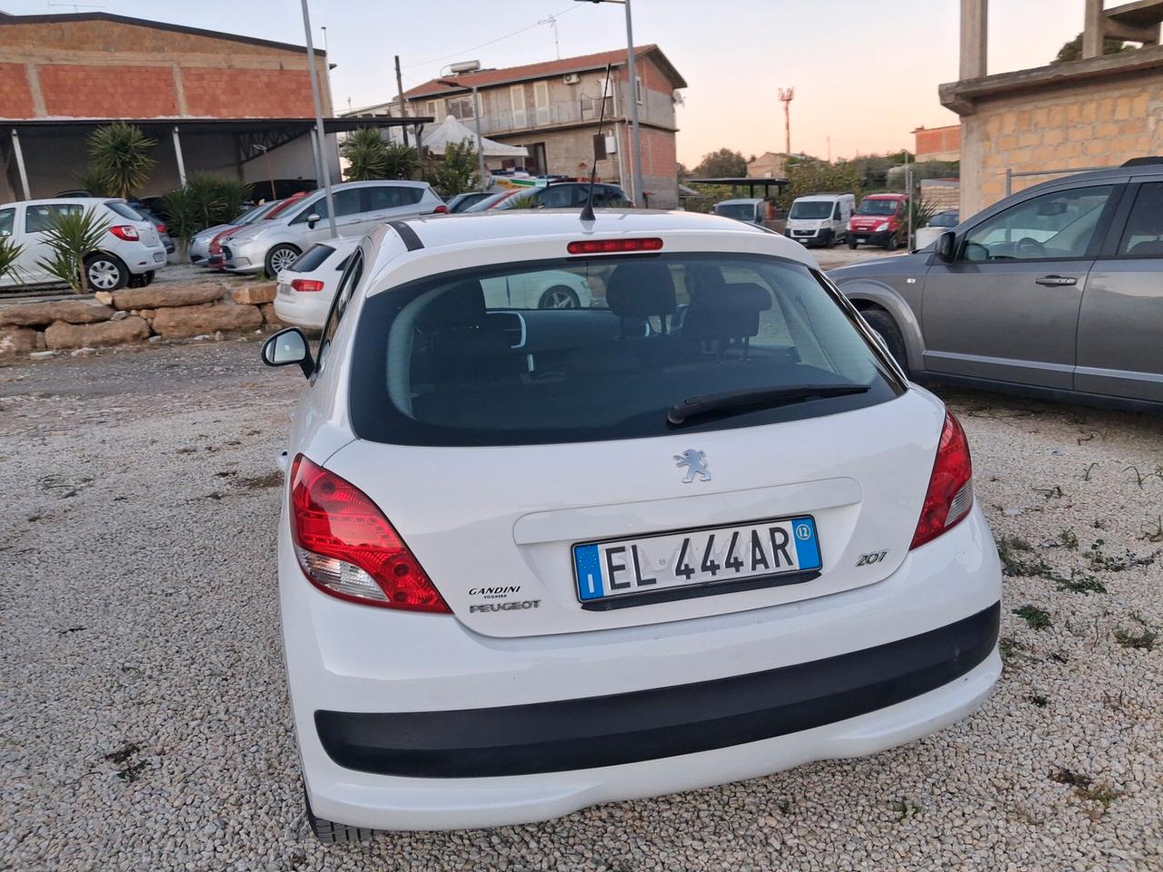 Peugeot 207 1.4 HDi 70CV 5p. Allure