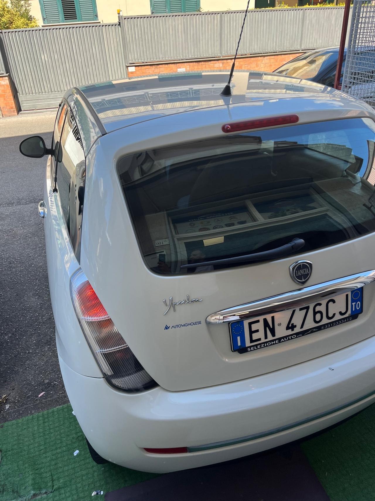 Lancia Ypsilon 1.4 Unyca Ecochic GPL FINE 2012