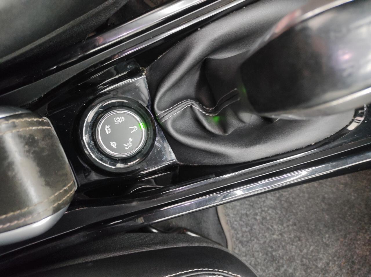 Peugeot 2008 BlueHDi TettoPa SensNavLegaPelle