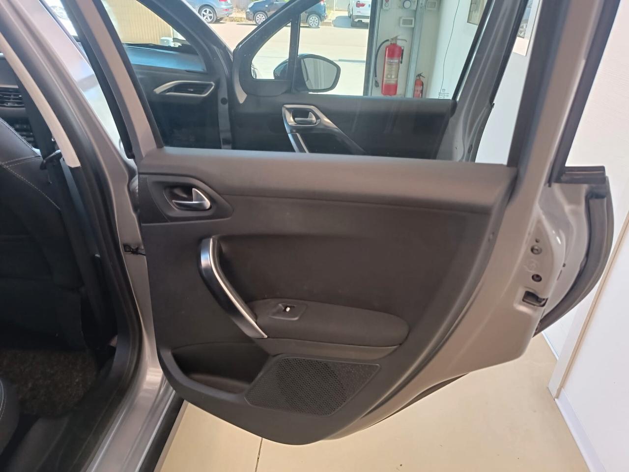 Peugeot 2008 BlueHDi 120 S&S Black Matt