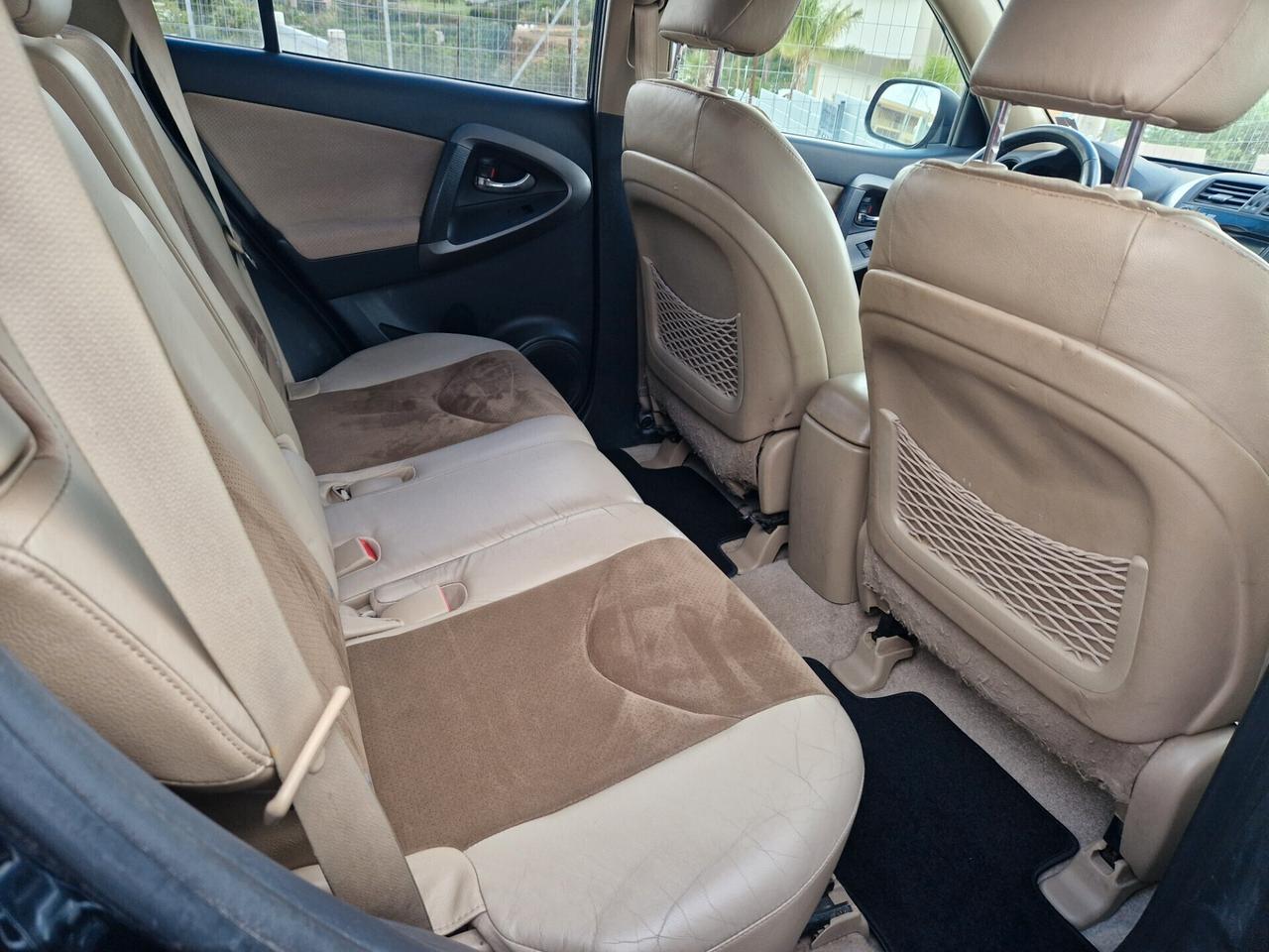 Toyota RAV 4 RAV4 Crossover 2.2 D-4D 150 CV DPF Exclusive