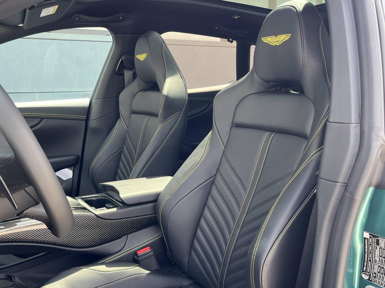 ASTON MARTIN DBX707 4.0 auto