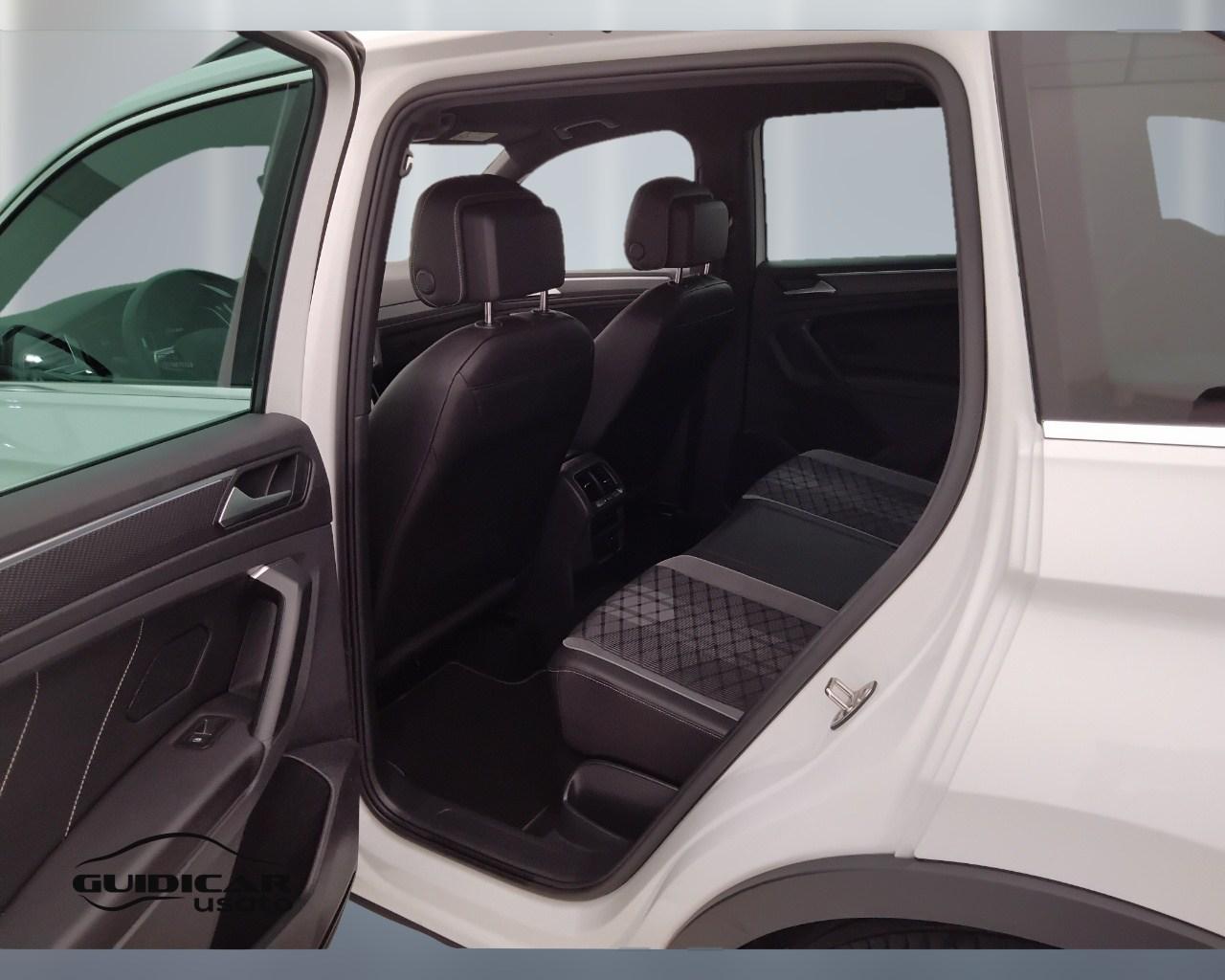 VOLKSWAGEN Tiguan II 2021 - Tiguan 1.5 tsi R-Line 150cv dsg