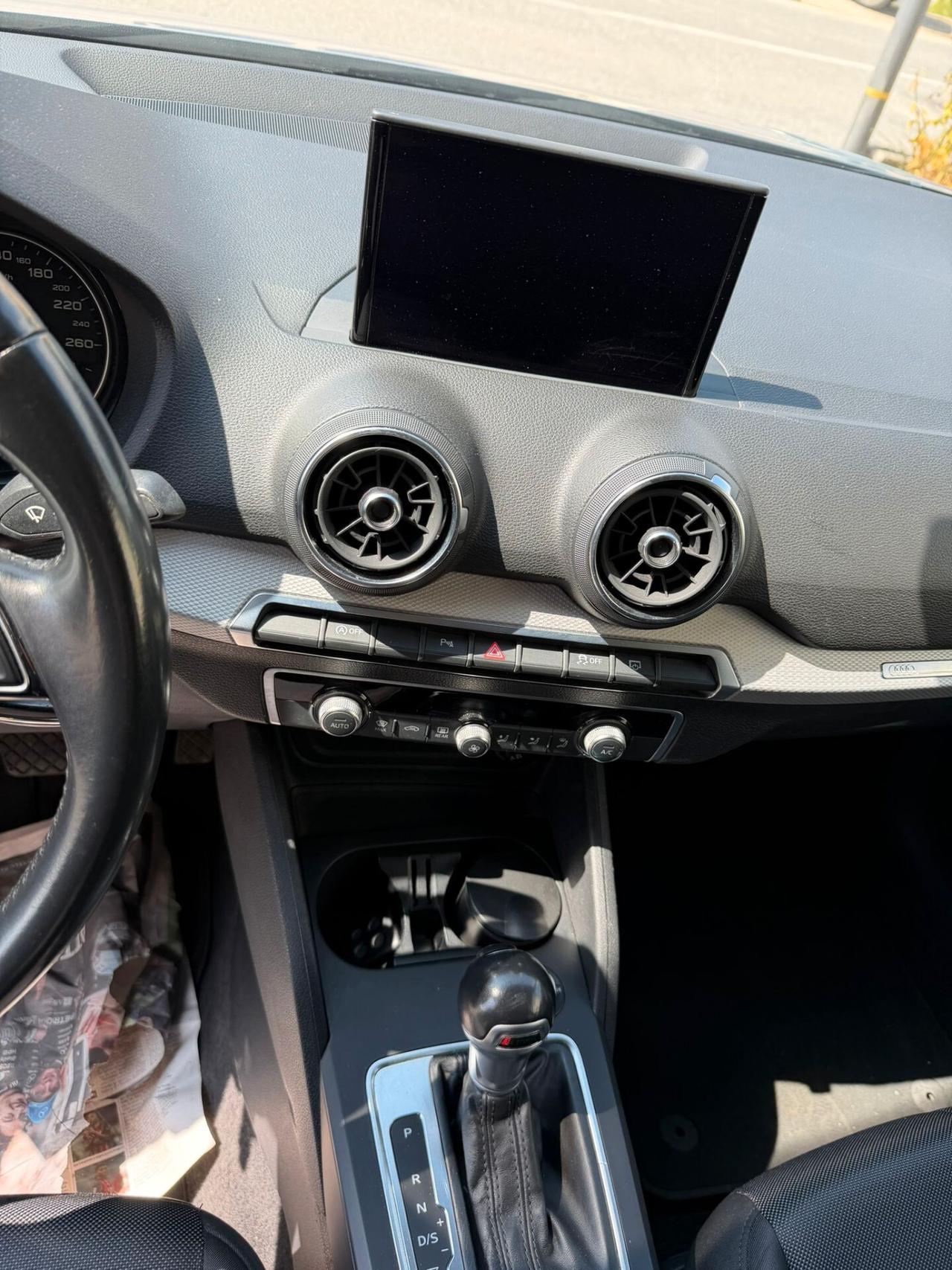 Audi Q2 30 TDI S tronic Identity Black