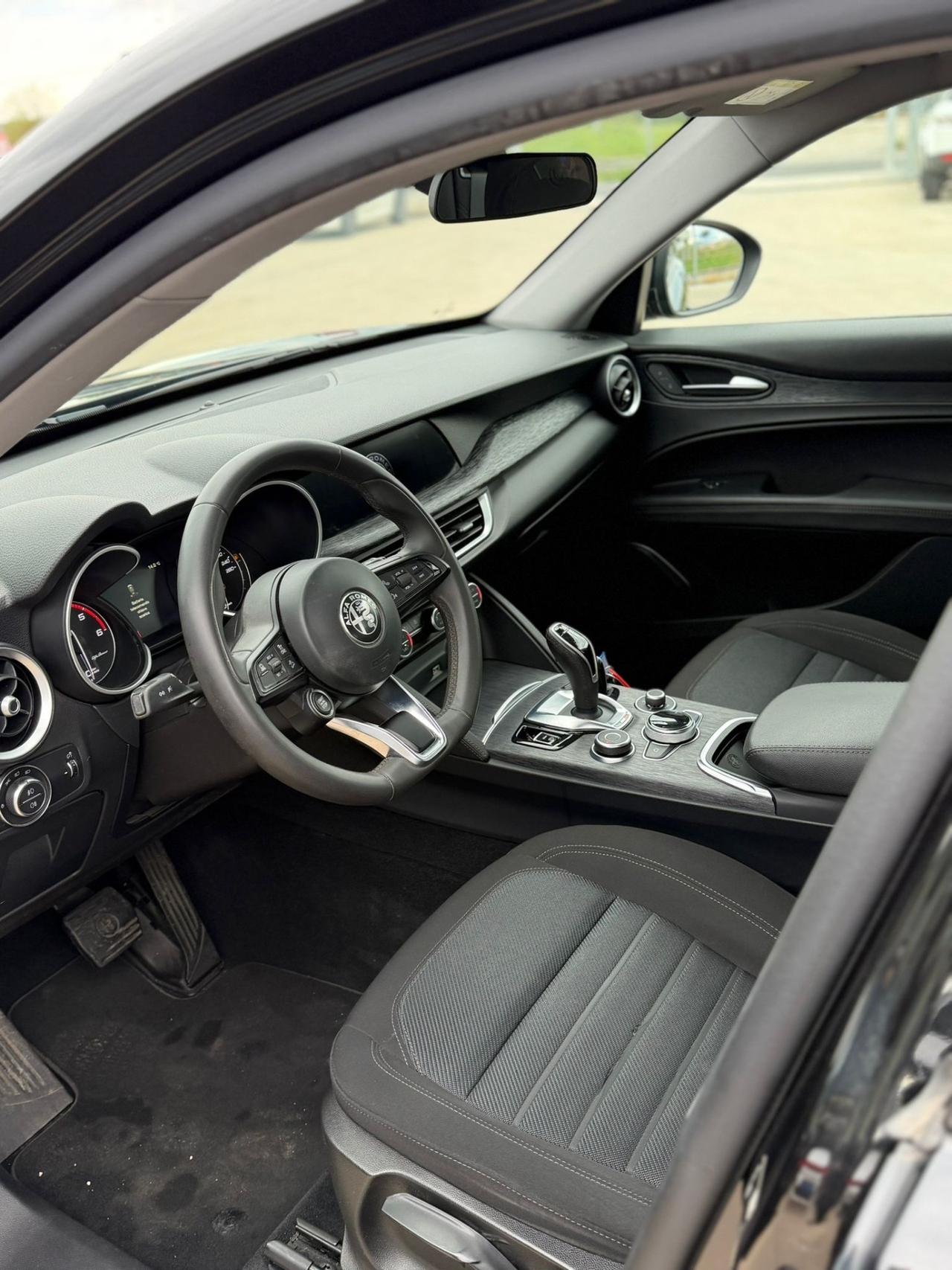 Alfa Romeo Stelvio 2.2 Turbodiesel 160 CV AT8 RWD Business