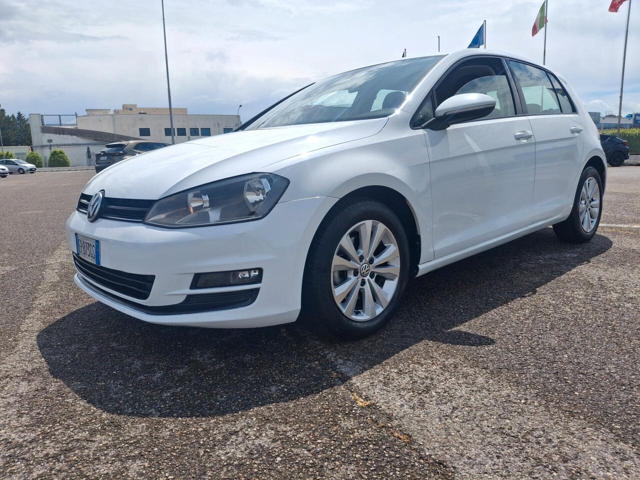 Volkswagen Golf 7--1.6 TDI 105cv. Highline BlueMotion Technology