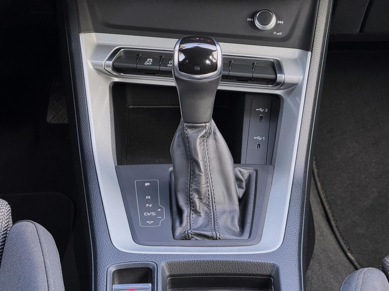Audi Q3 40 TDI S line S tronic 200CV Quattro CAM