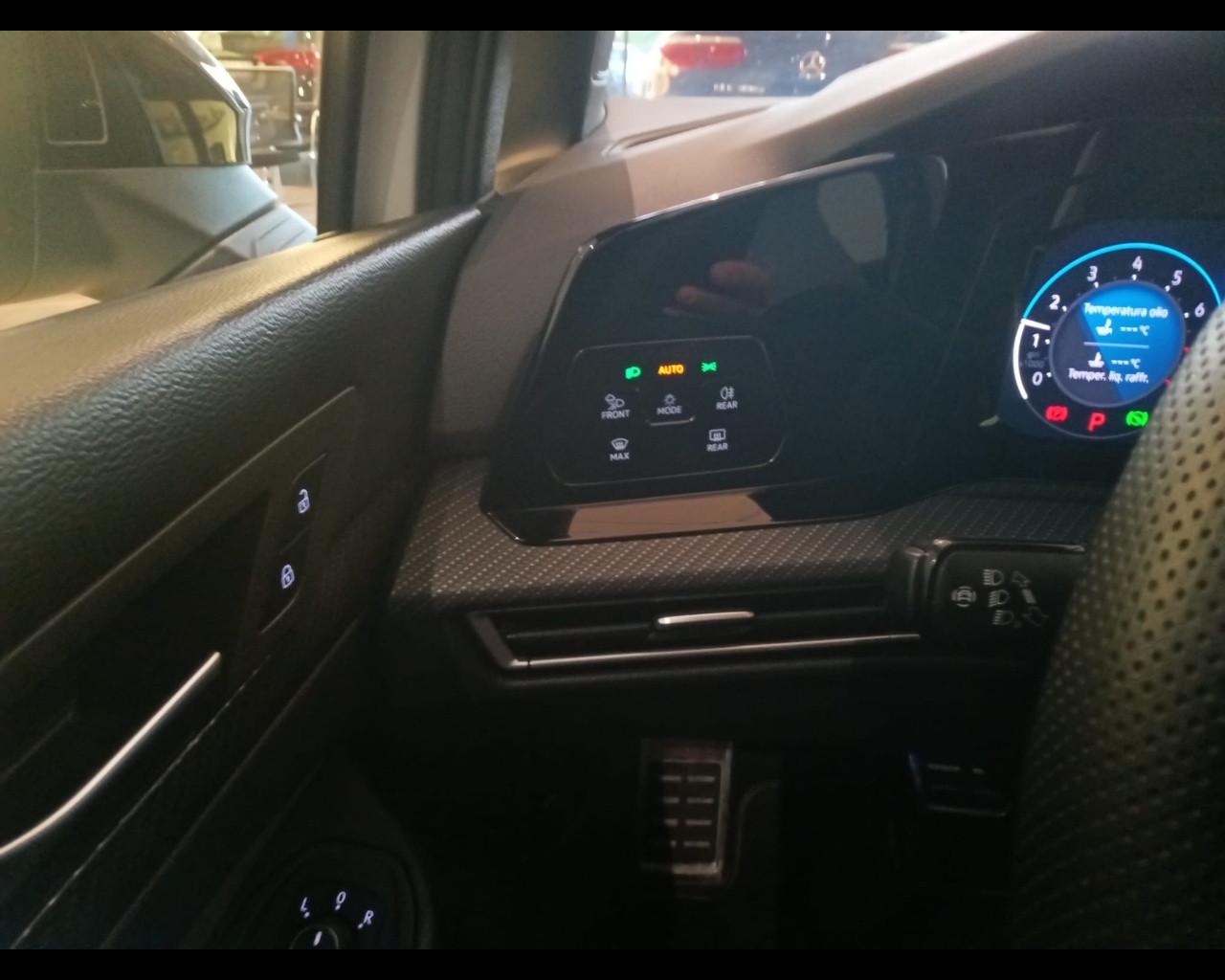 VOLKSWAGEN Golf VIII 2020 - Golf 1.5 etsi evo R-Line 150cv dsg