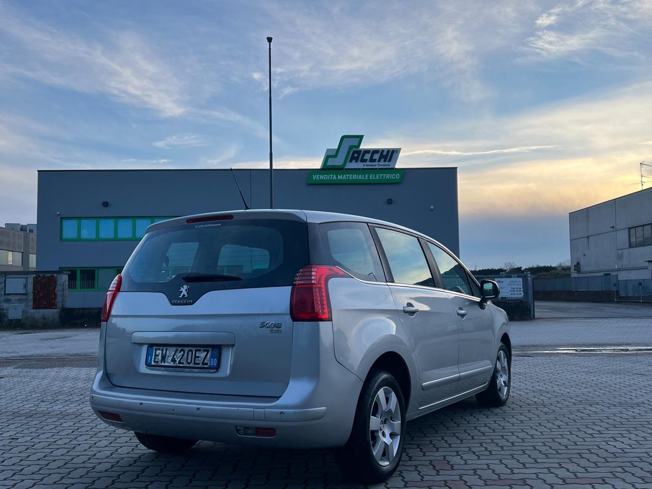 Peugeot 5008 1.6 HDi 115CV Allure