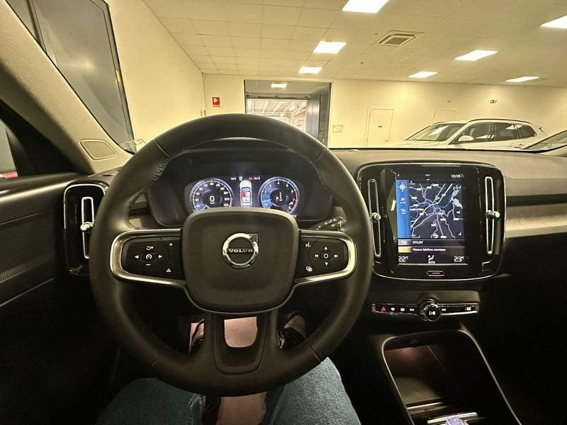 Volvo XC40 1.5 t3 Momentum 163cv auto my21