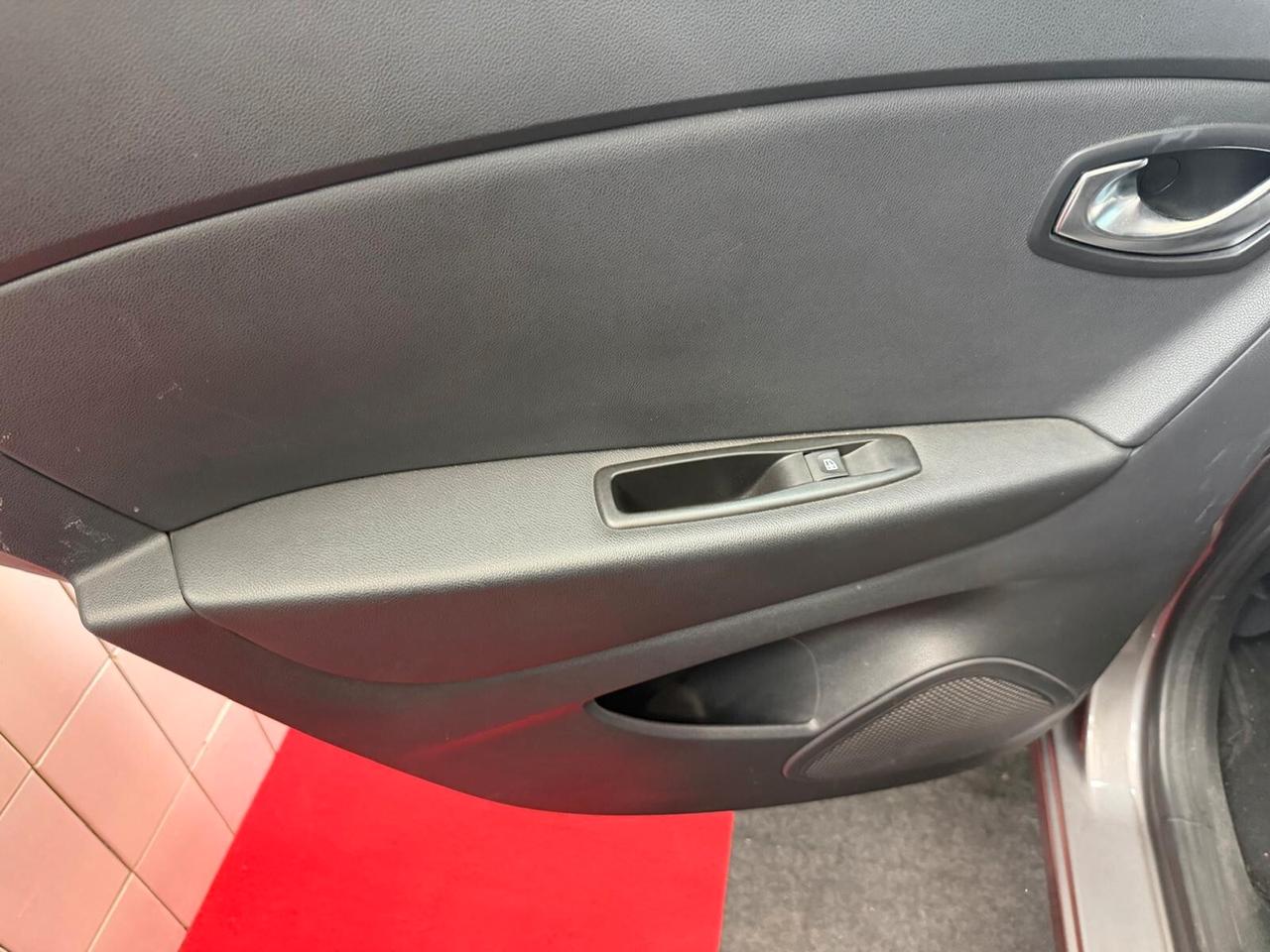 Renault Captur dCi 8V 90 CV EDC Initiale Paris