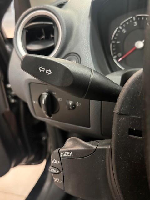Ford Fiesta 1.2 16V 5P GHIA (55kw)